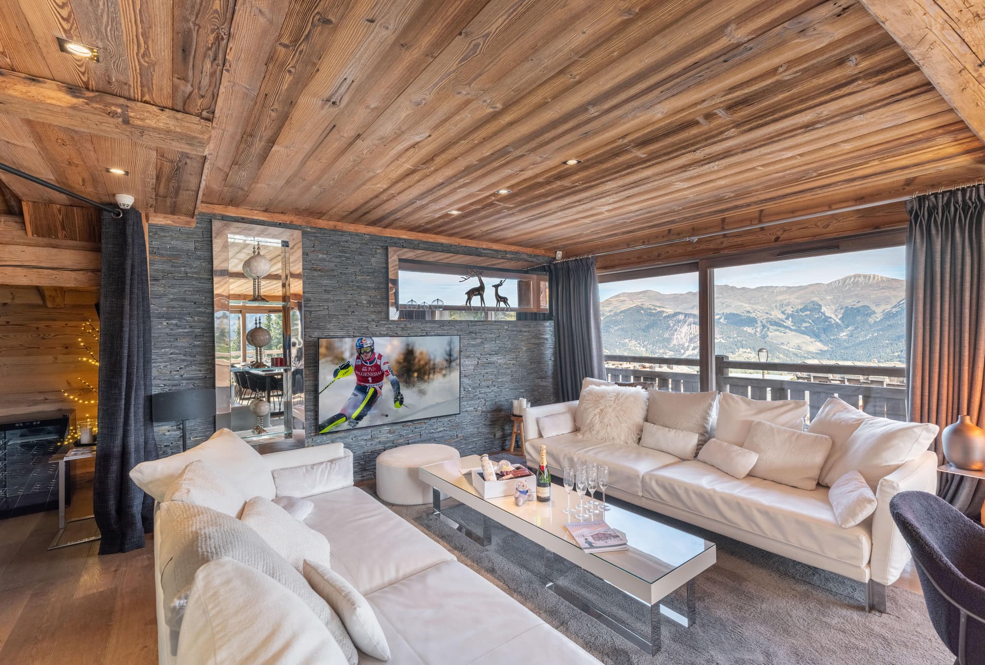 Chalet Eden — Elegant interior — photo 2 of 31