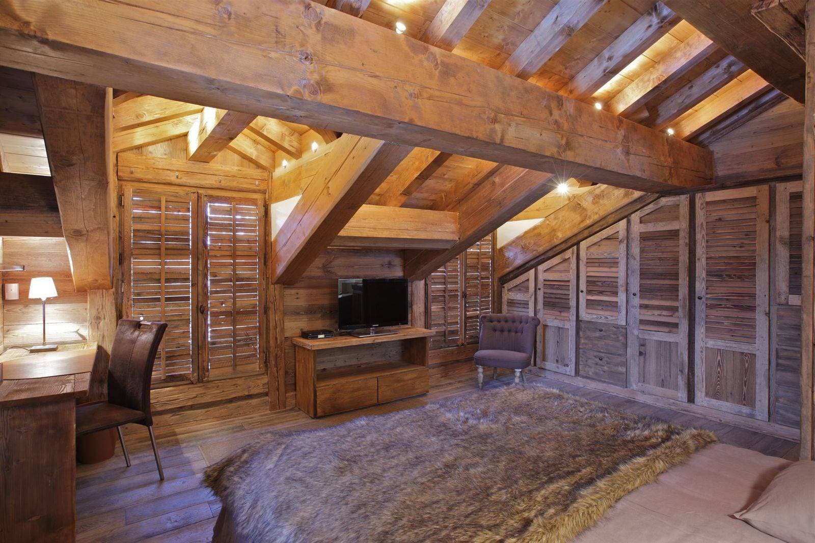 Chalet Ajacour — Luxury bedroom — photo 6 of 15