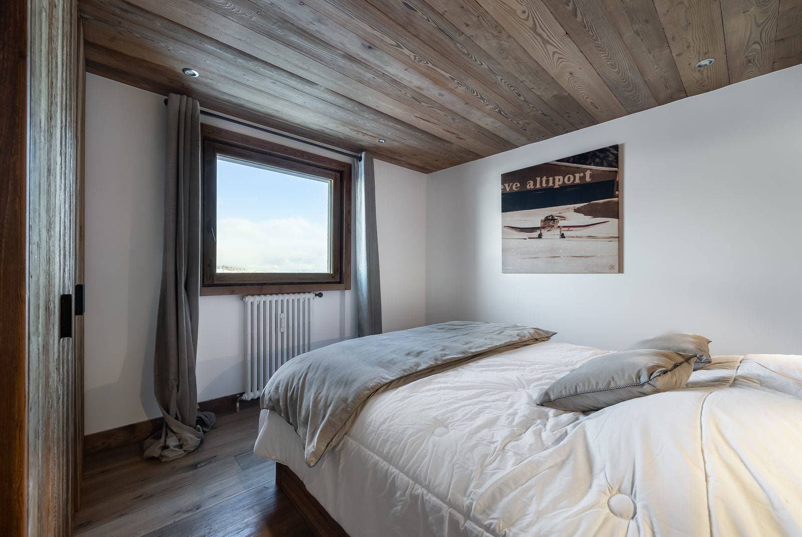 Appartement Neige d'Arbois — Luxury bedroom — photo 6 of 12