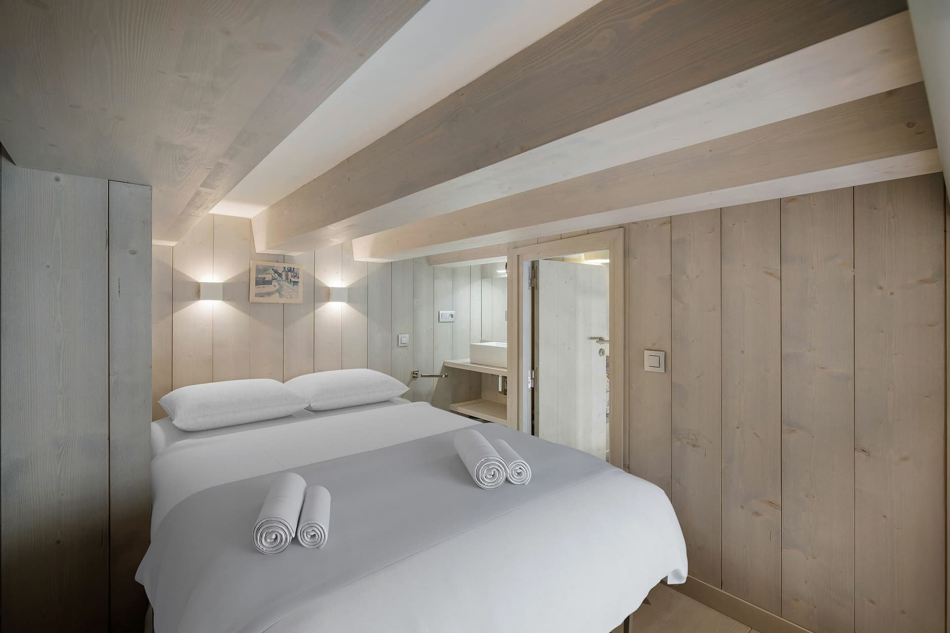 Appartement RE012C — Chambre luxueuse — photo 6 sur 11
