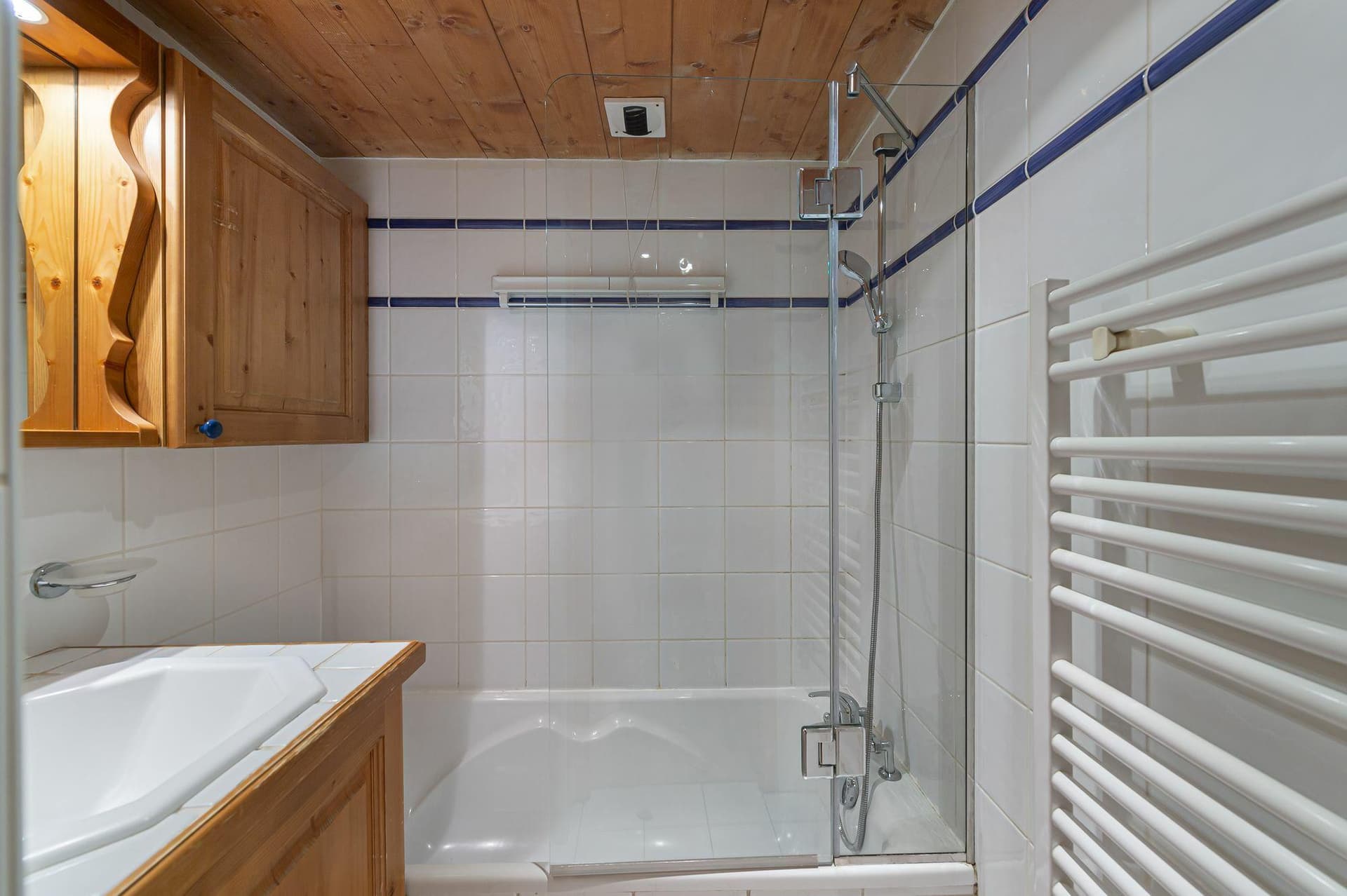 Appartement Fermes A101 — Equipped kitchen — photo 8 of 17