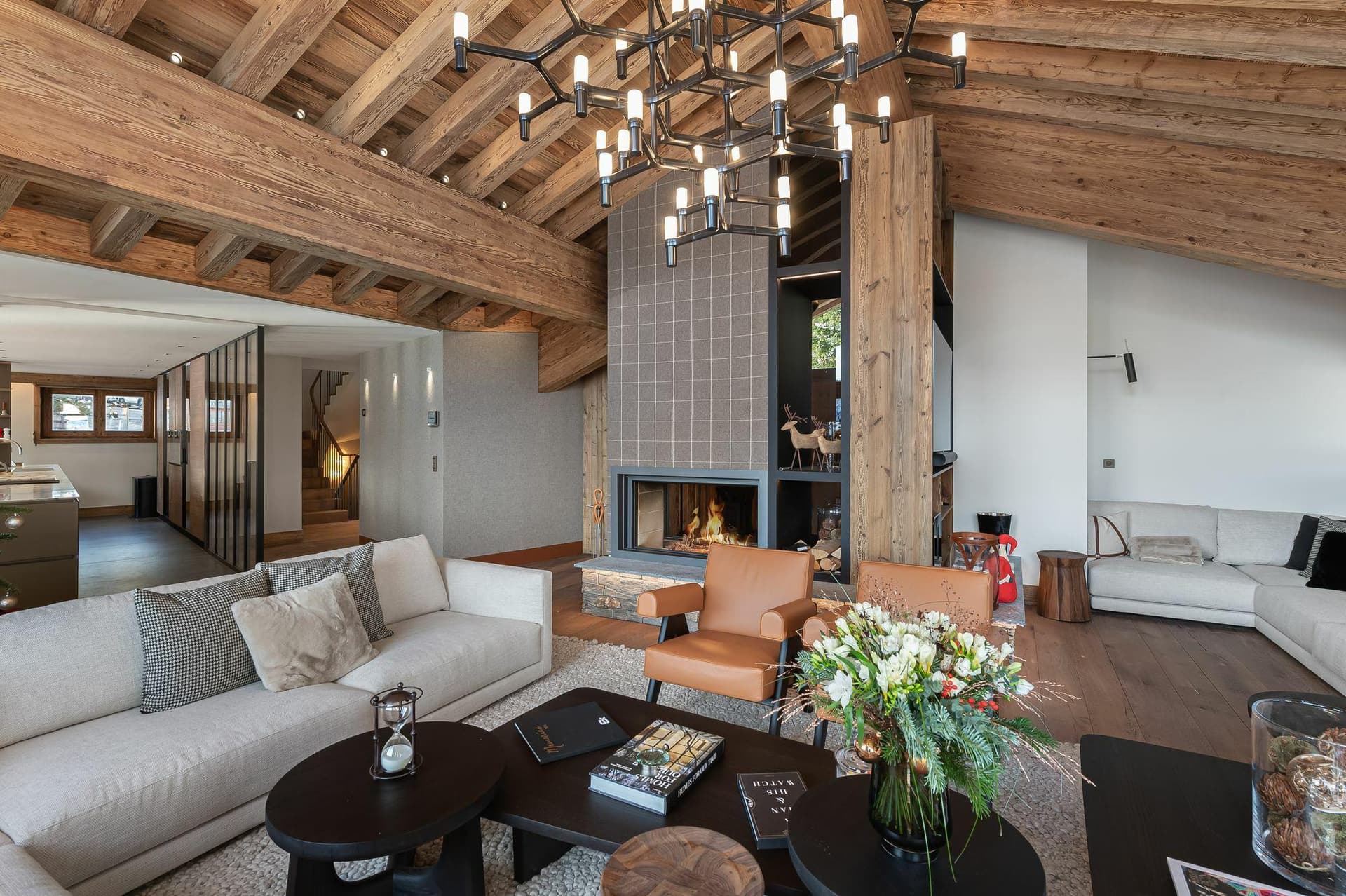 Chalet Les Bruxellois — Living space — photo 4 of 40
