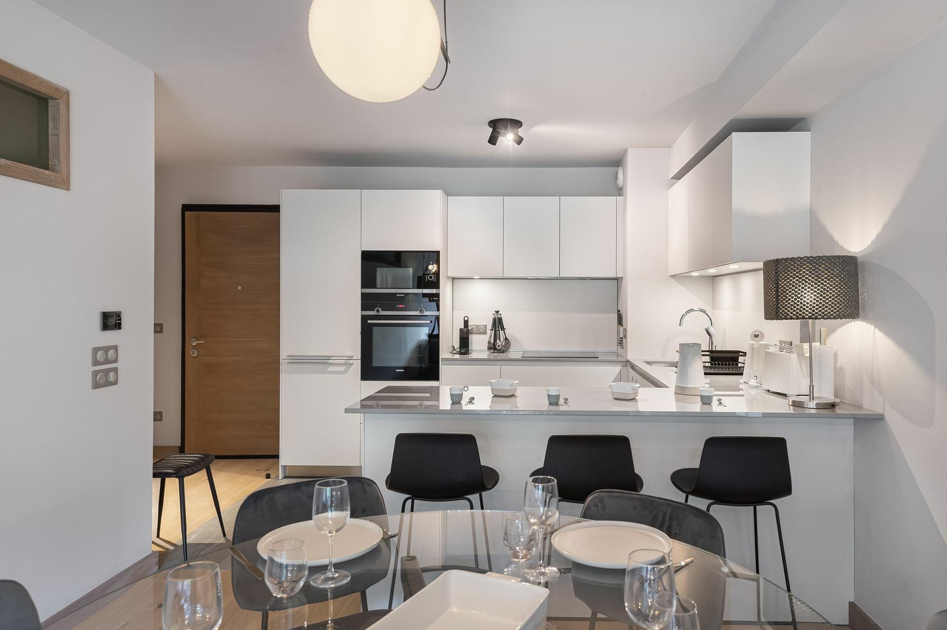 Appartement Stallion D13 — Espace de vie — photo 4 sur 23