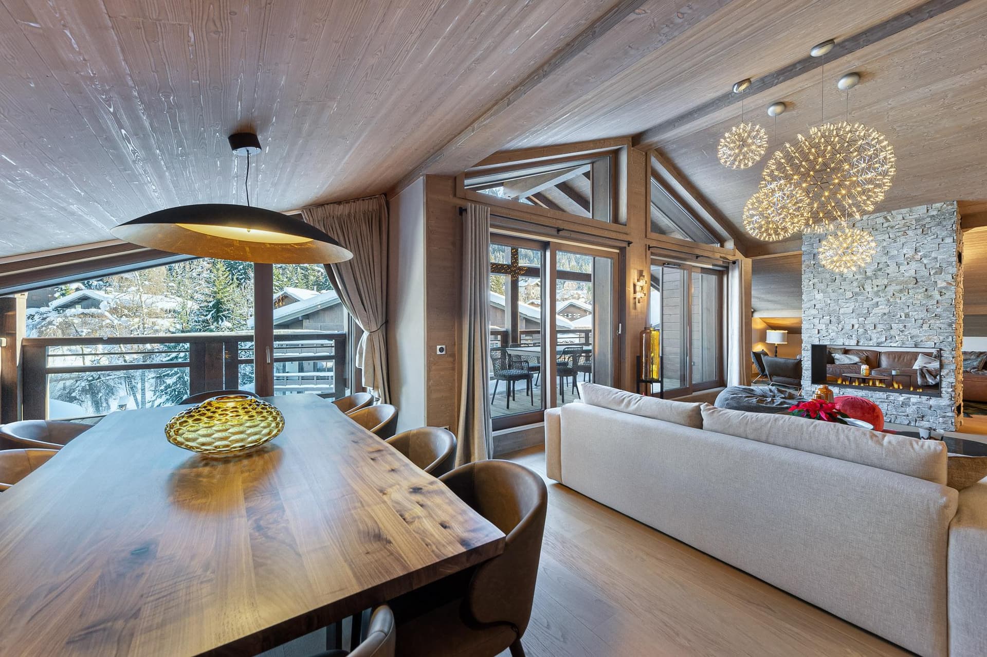 Appartement Stallion Penthouse D22 — Espace de vie — photo 4 sur 40