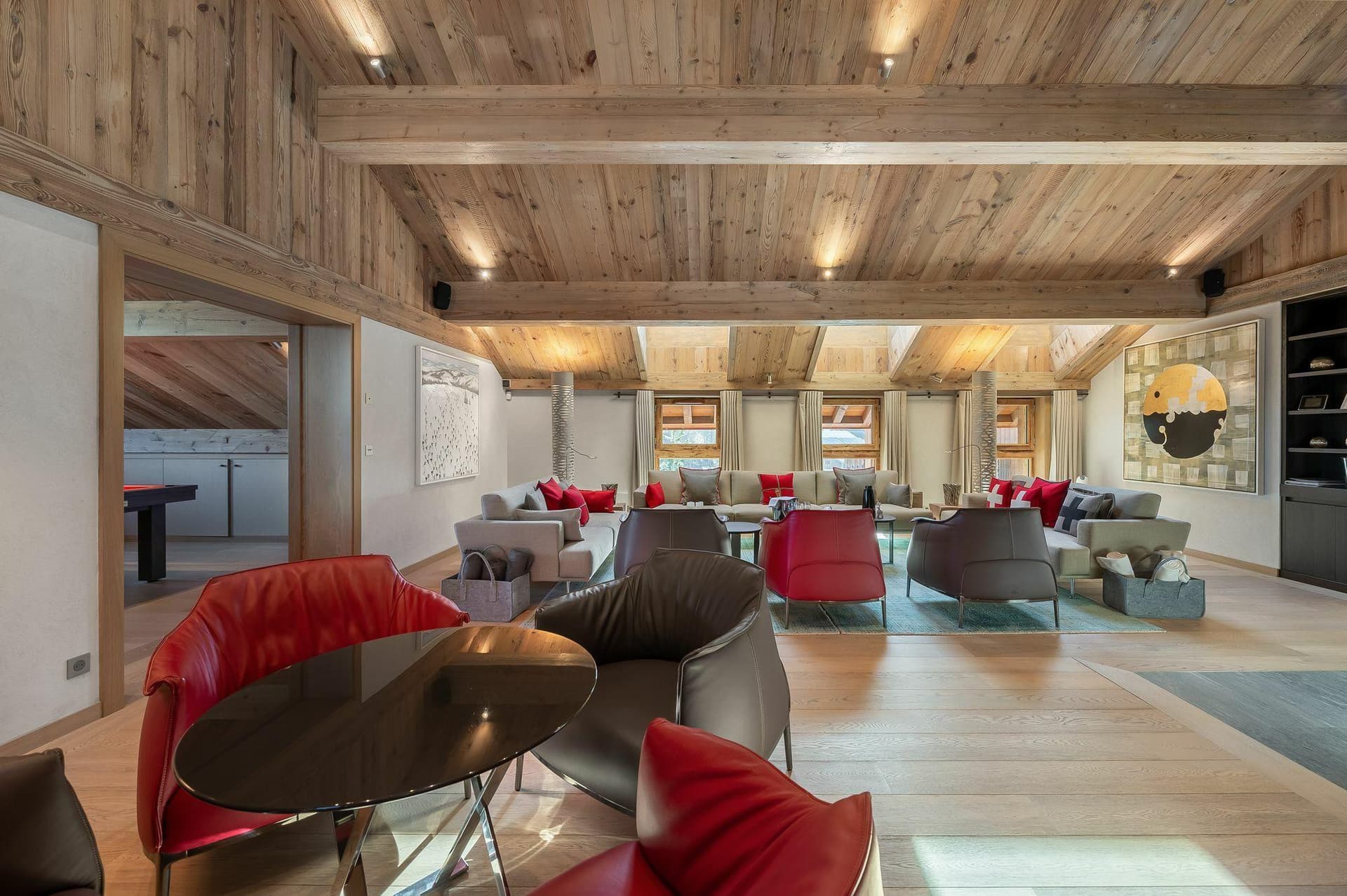 Chalet Les Sorbiers — Elegant interior — photo 2 of 40