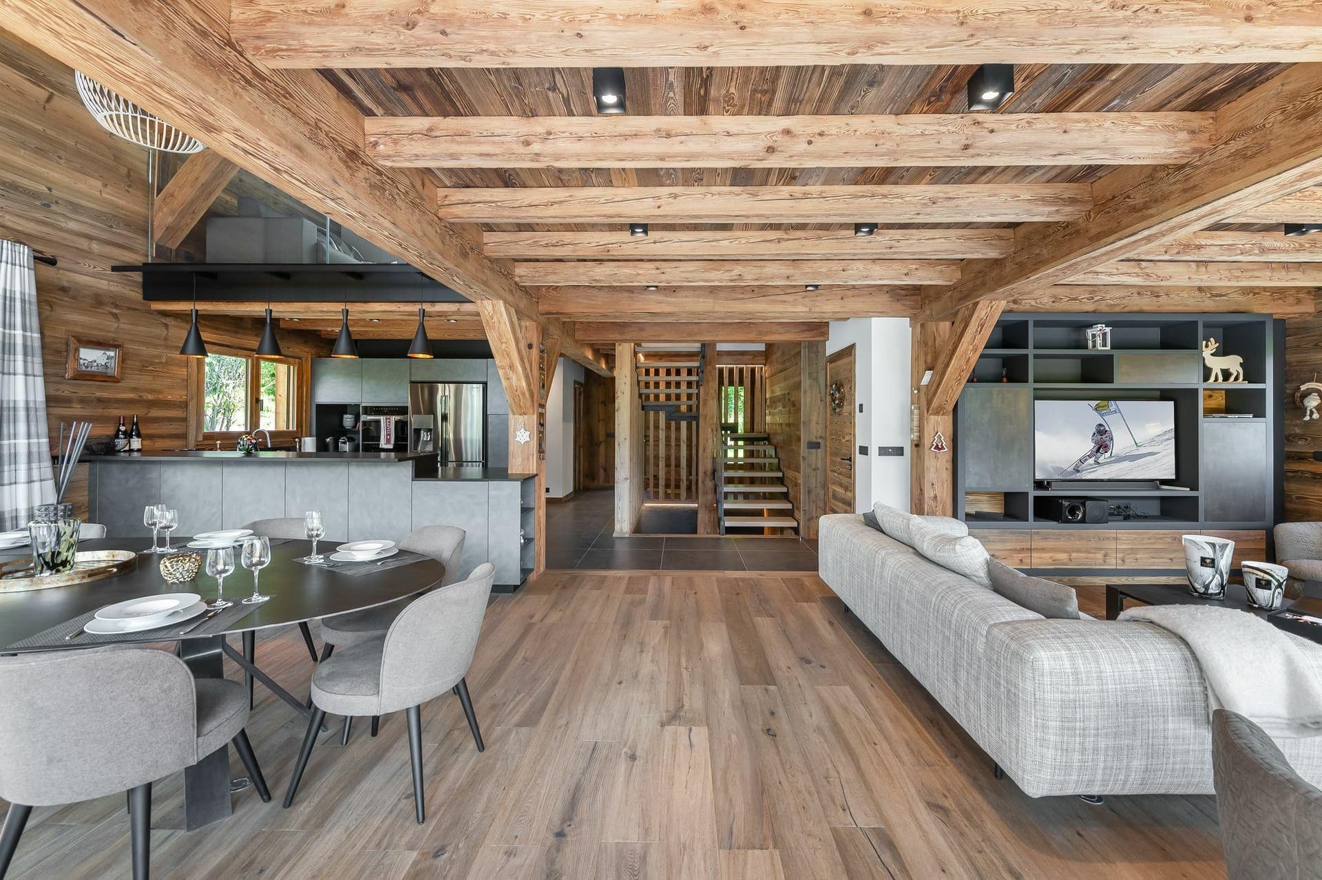 Chalet Eastwood — Panoramic view — photo 3 of 37