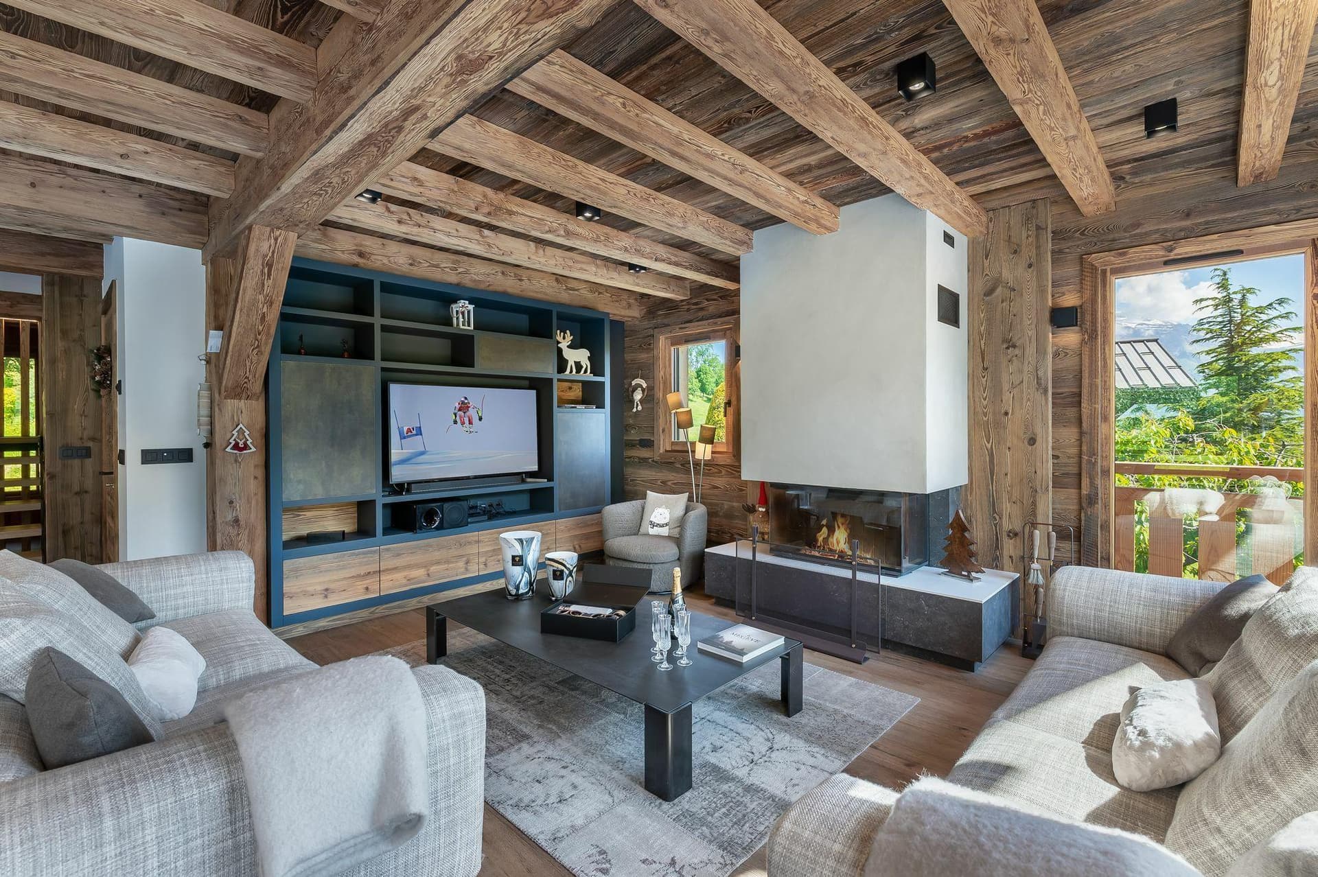 Chalet Eastwood — Living space — photo 4 of 37