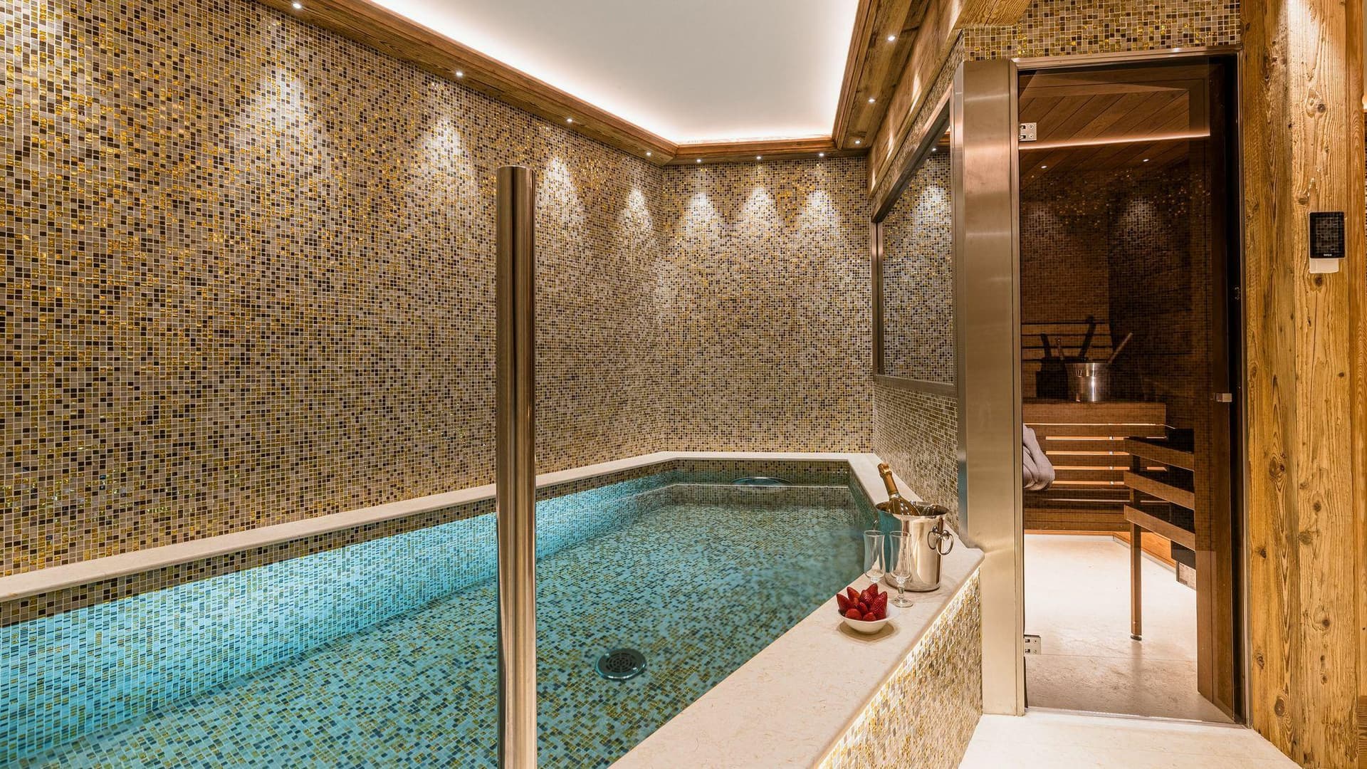 Chalet Barolo — Living space — photo 4 of 21