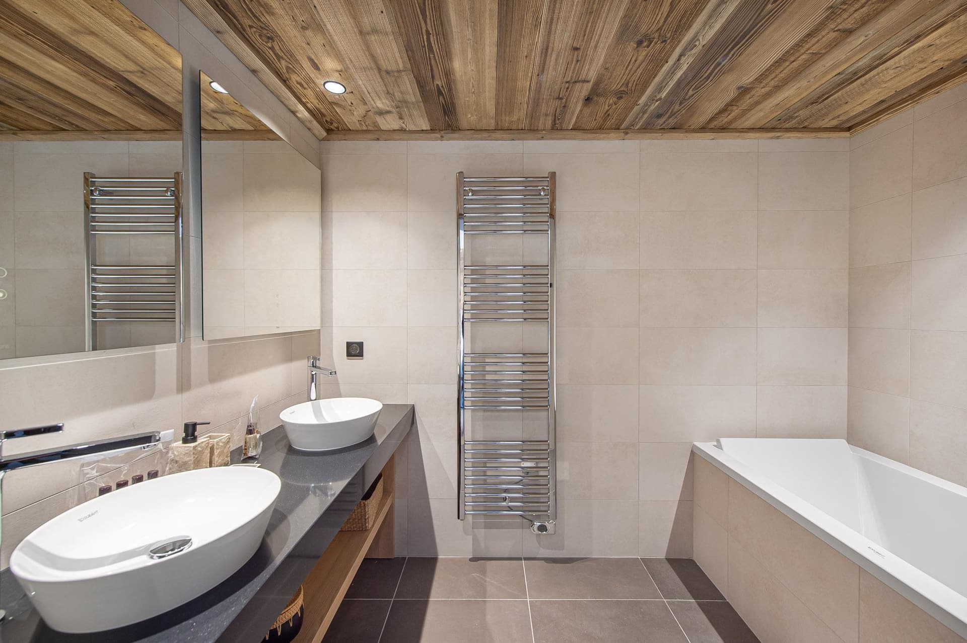 Appartement Alpamayor Algonquin — Chambre luxueuse — photo 6 sur 17