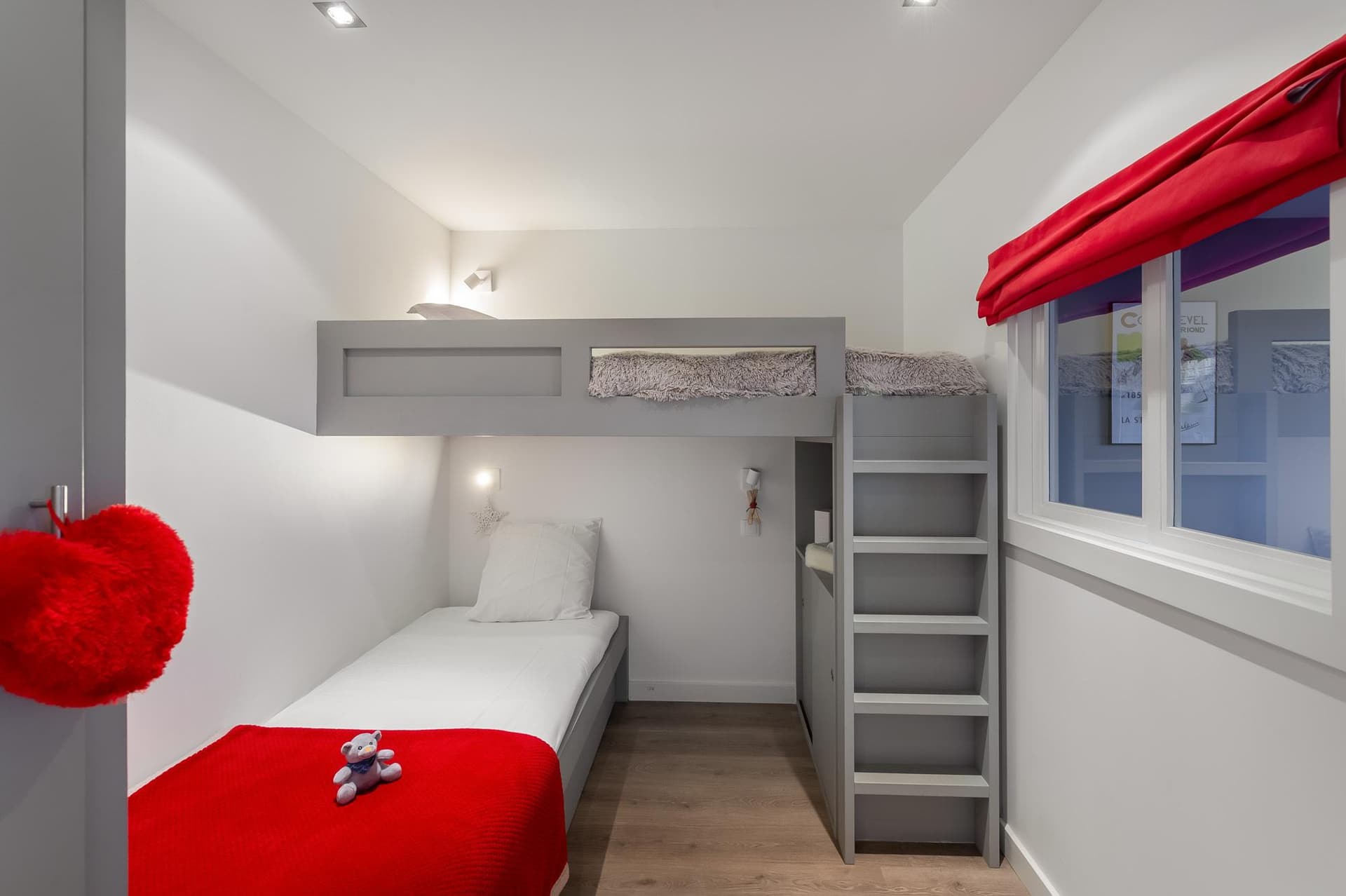 Appartement RE001C — Chambre luxueuse — photo 6 sur 11