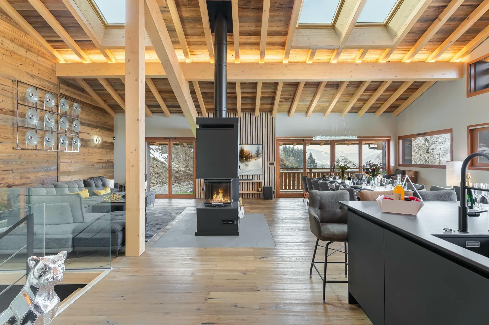 Chalet R Family — Architectural detail — photo 5 of 30