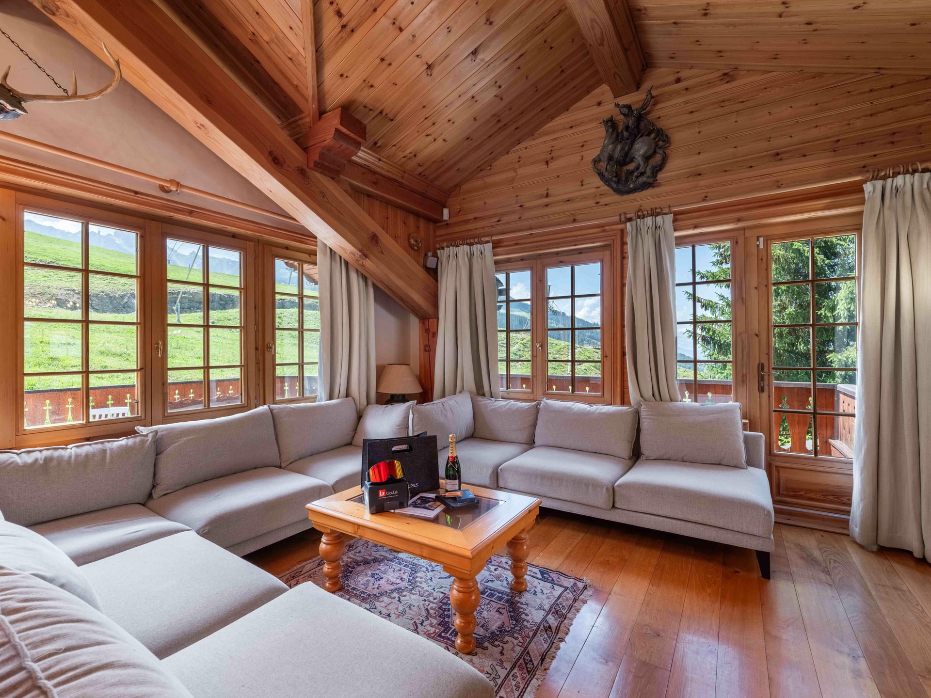 Chalet Agathe Blanche, 6 chambres, Courchevel — photo 1 sur 17