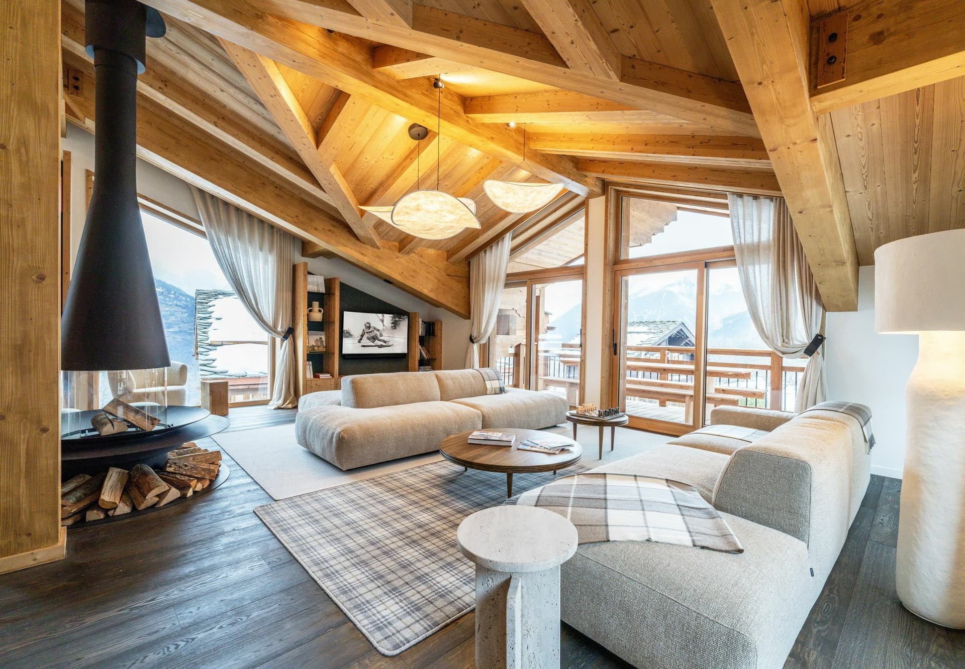 Chalet Beloukha — Intérieur élégant — photo 2 sur 29
