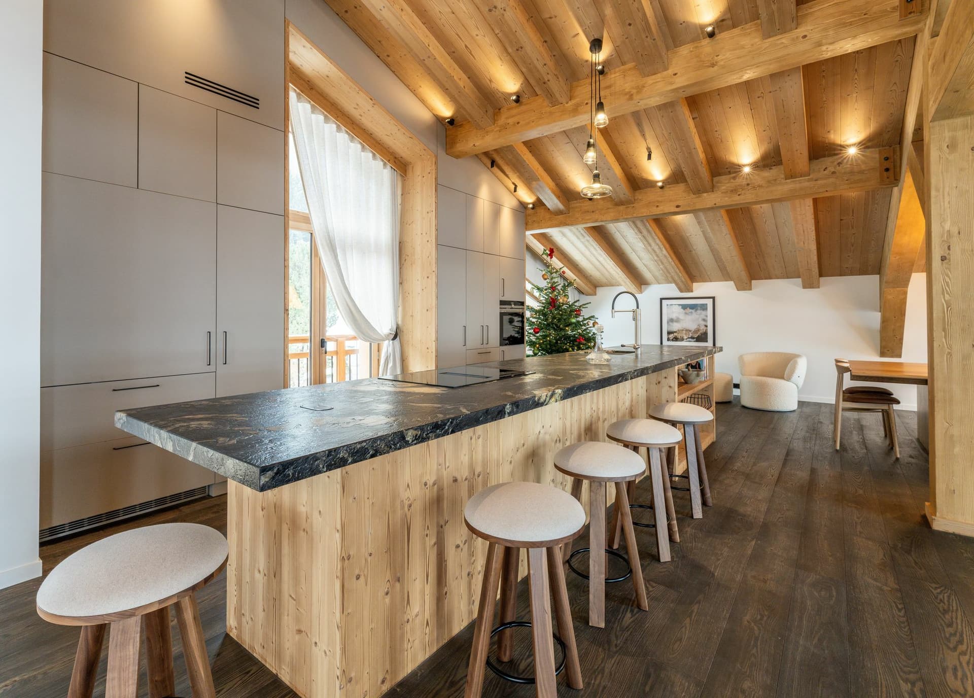 Chalet Beloukha — Espace de vie — photo 4 sur 29