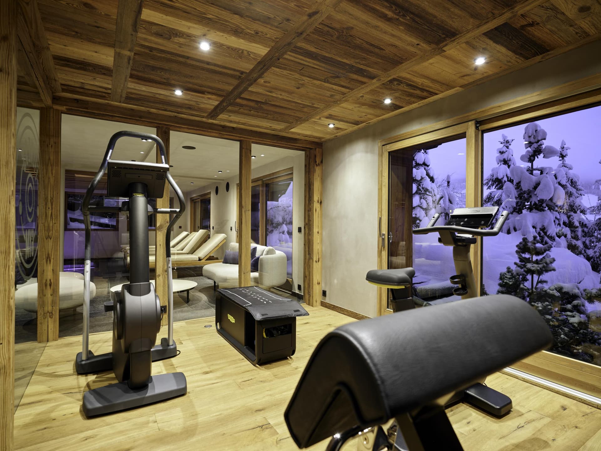Chalet Apollo — Luxury bedroom — photo 6 of 40