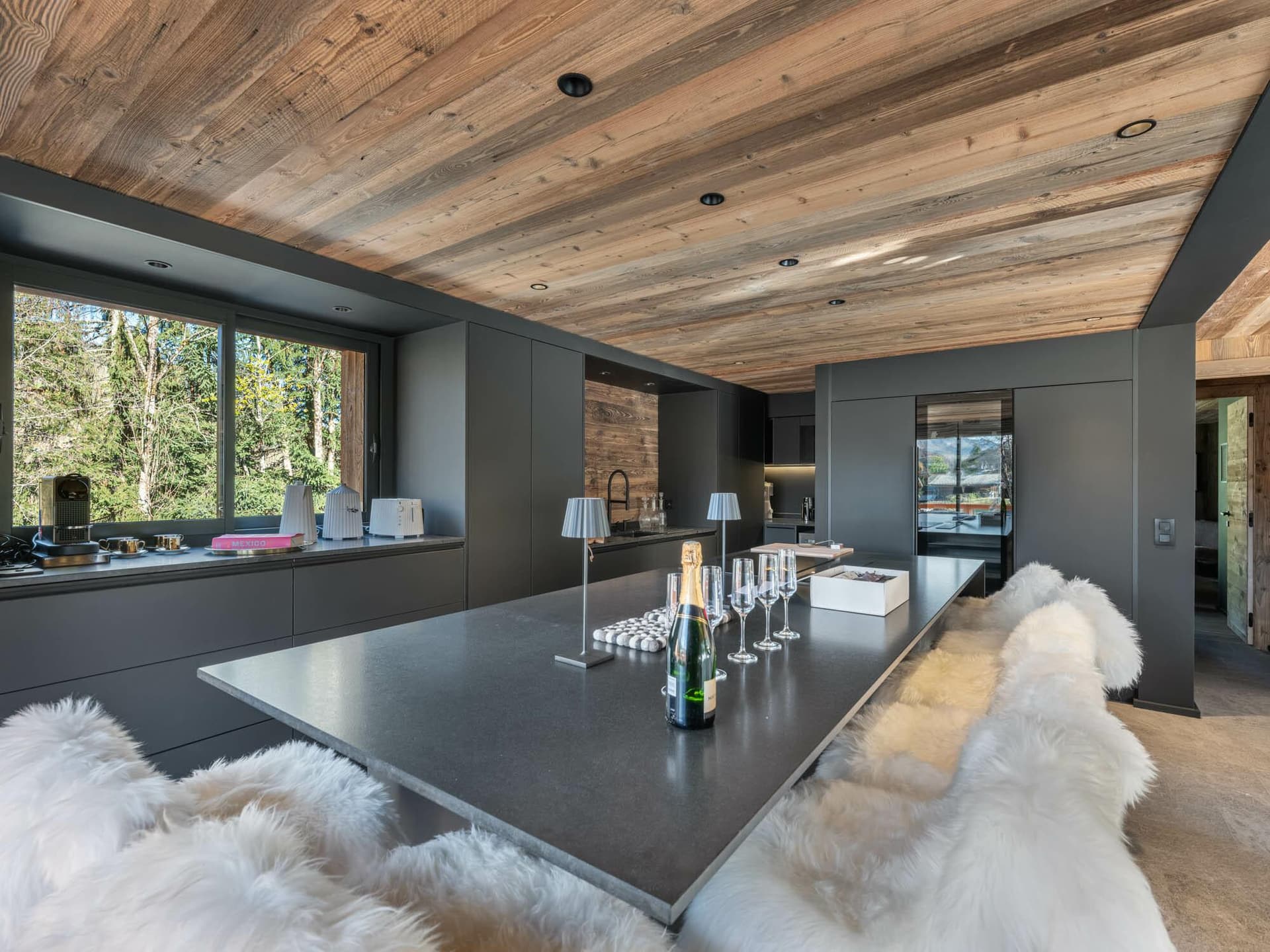 Chalet D'Ema — Cuisine équipée — photo 8 sur 25