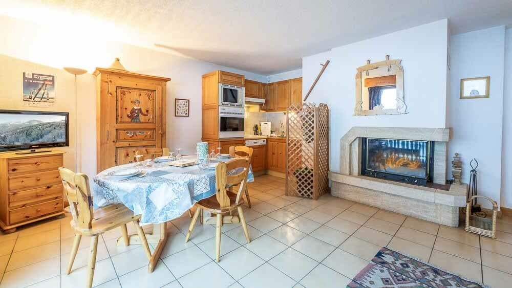 Appartement Mélèzes 5 — Espace de vie — photo 4 sur 11