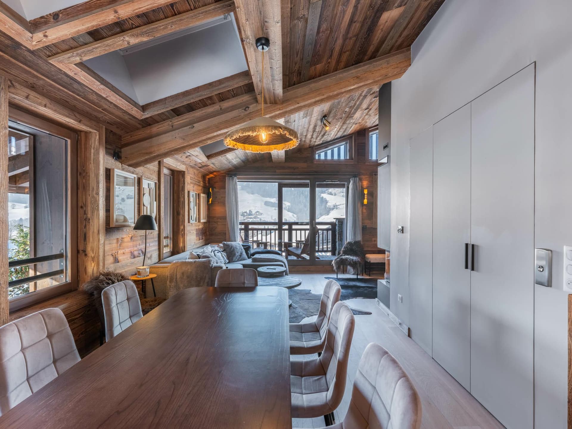 Appartement Stallion F01 — Espace de vie — photo 4 sur 27