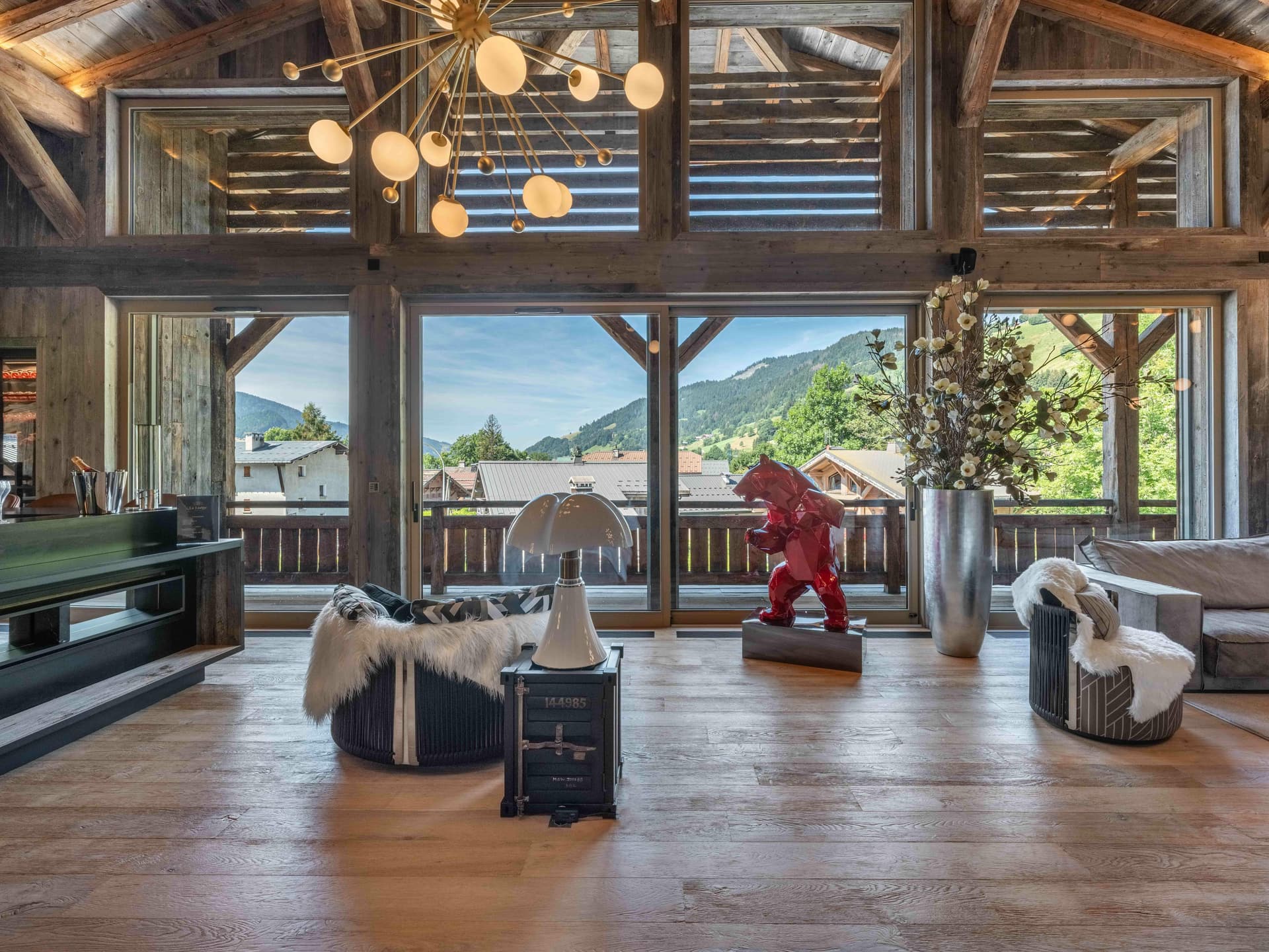 Chalet Le Lodge — Living space — photo 4 of 29