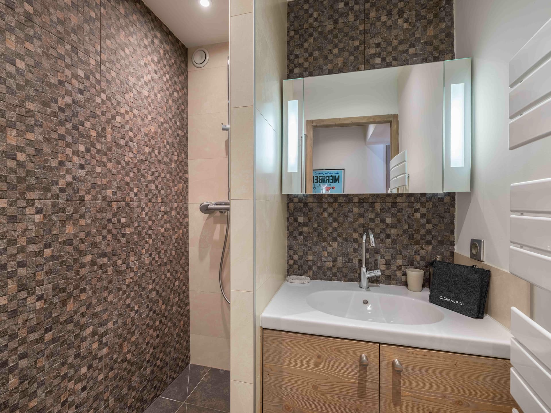 Appartement Chardon Bleu 52 — Salle de bain — photo 7 sur 22