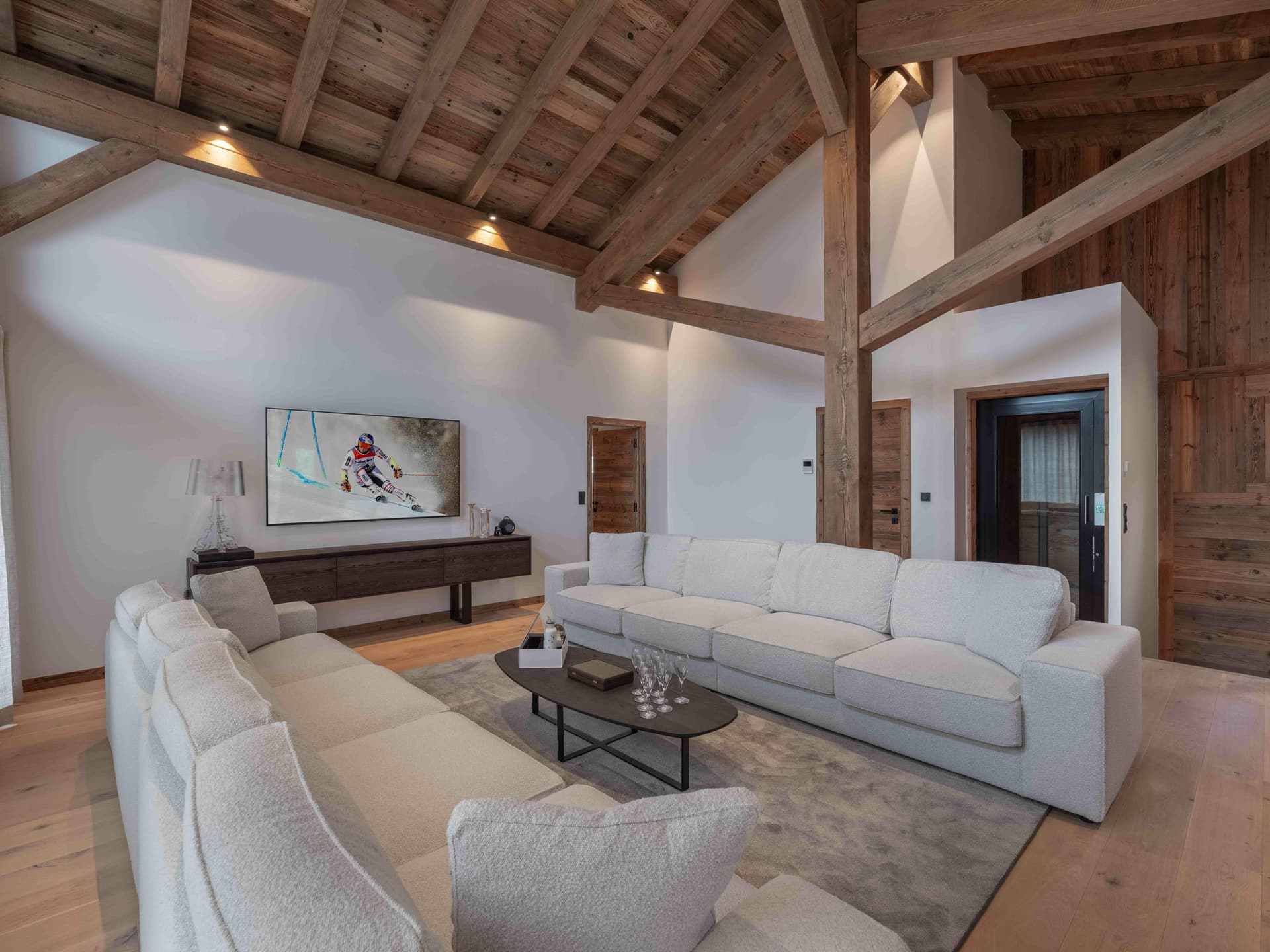 Chalet Snow — Intérieur élégant — photo 2 sur 28