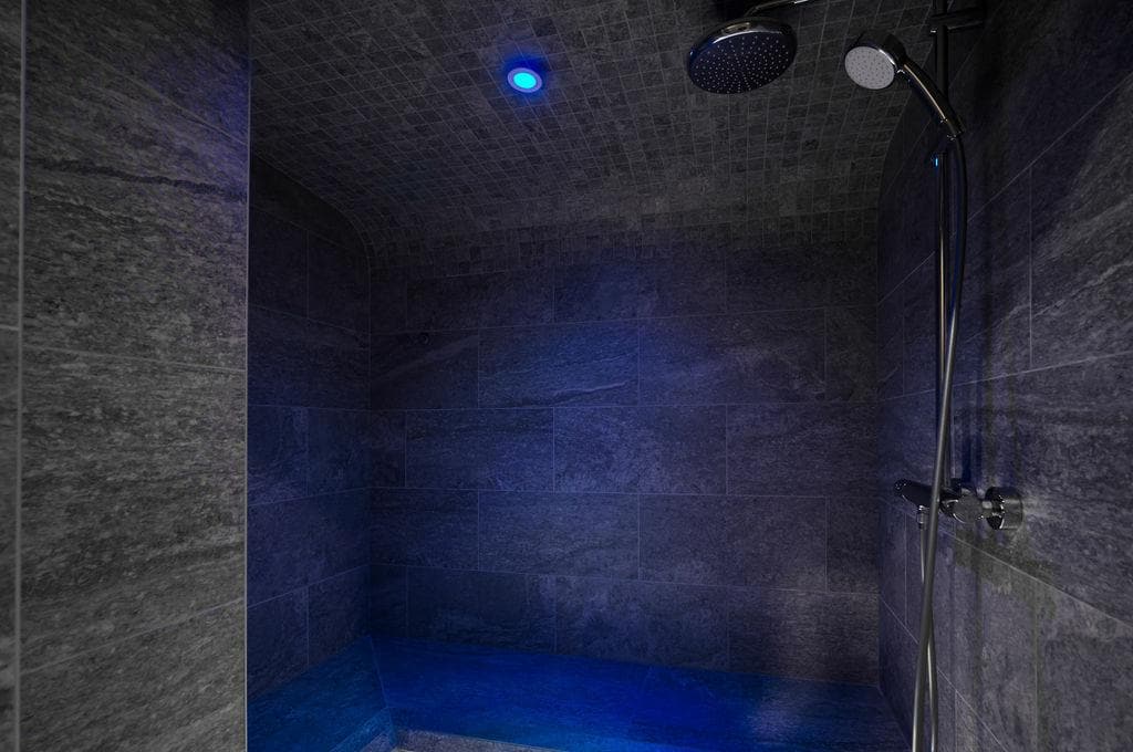 Appartement Ferme des Lanches 1 — Salle de bain — photo 7 sur 18