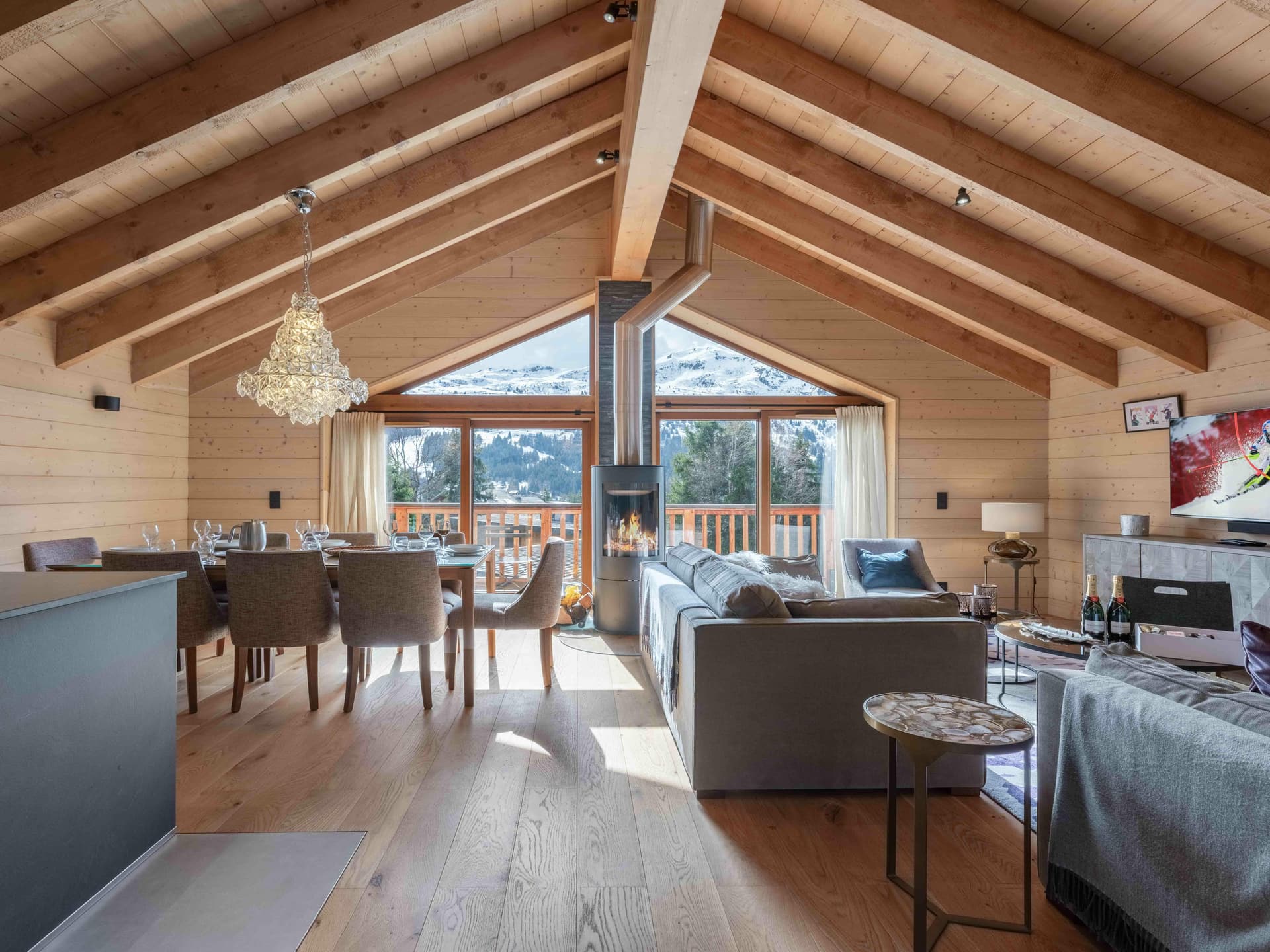 Chalet Casse Noisette, 4 bedrooms, Méribel — photo 1 of 21