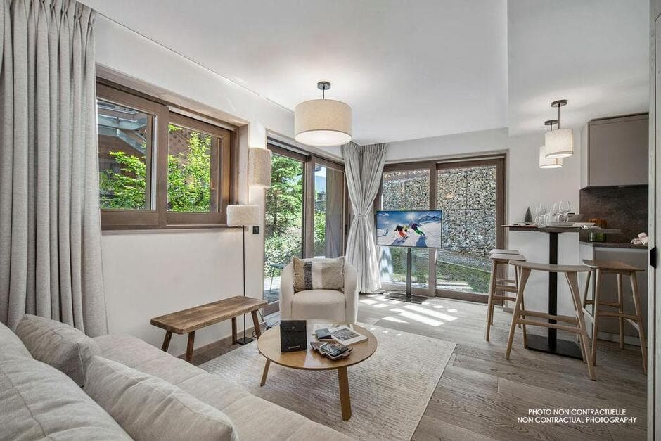 Appartement Cinq Sommets 401 — Terrace — photo 9 of 9