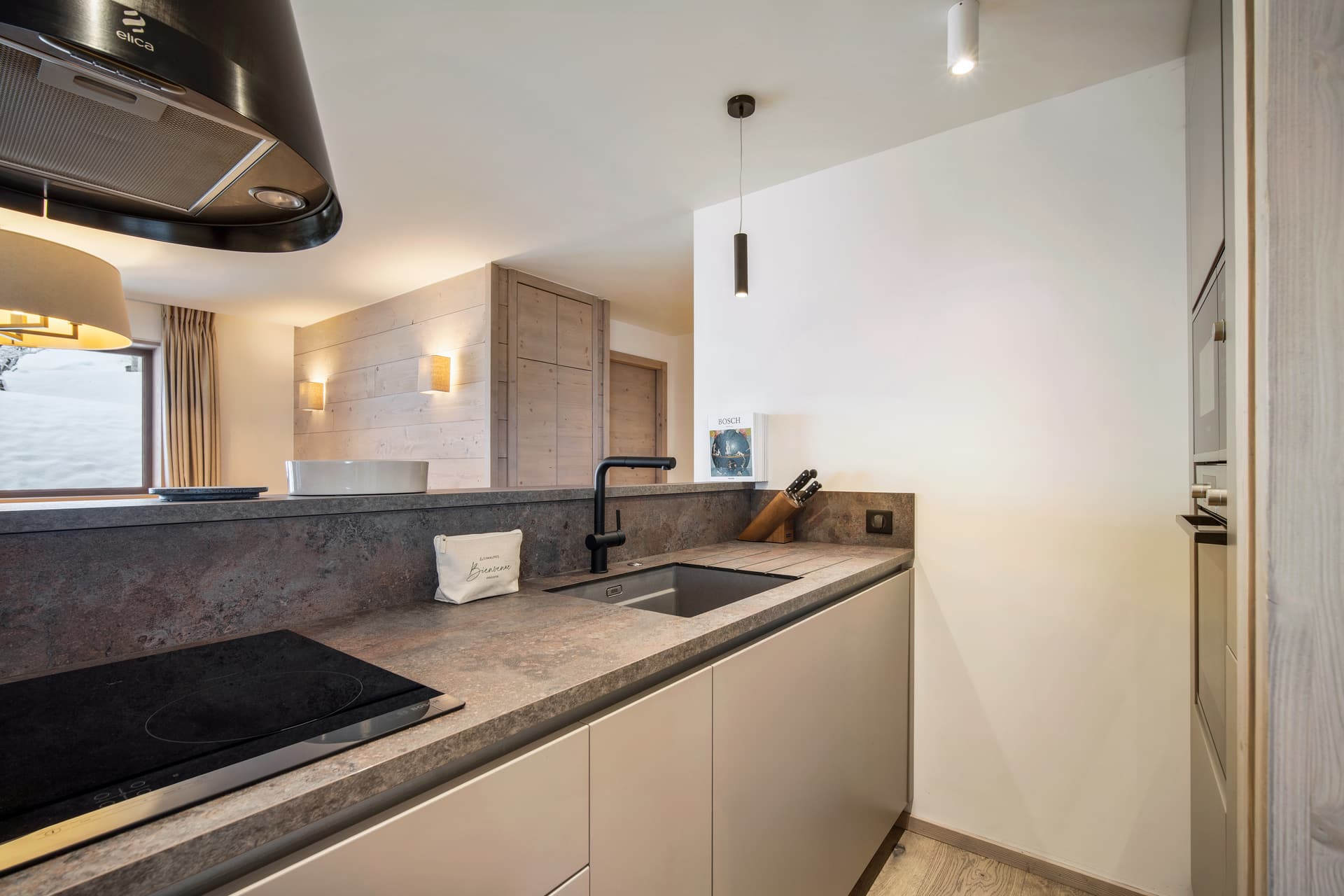 Appartement Cinq Sommets 411 — Détail architectural — photo 5 sur 15