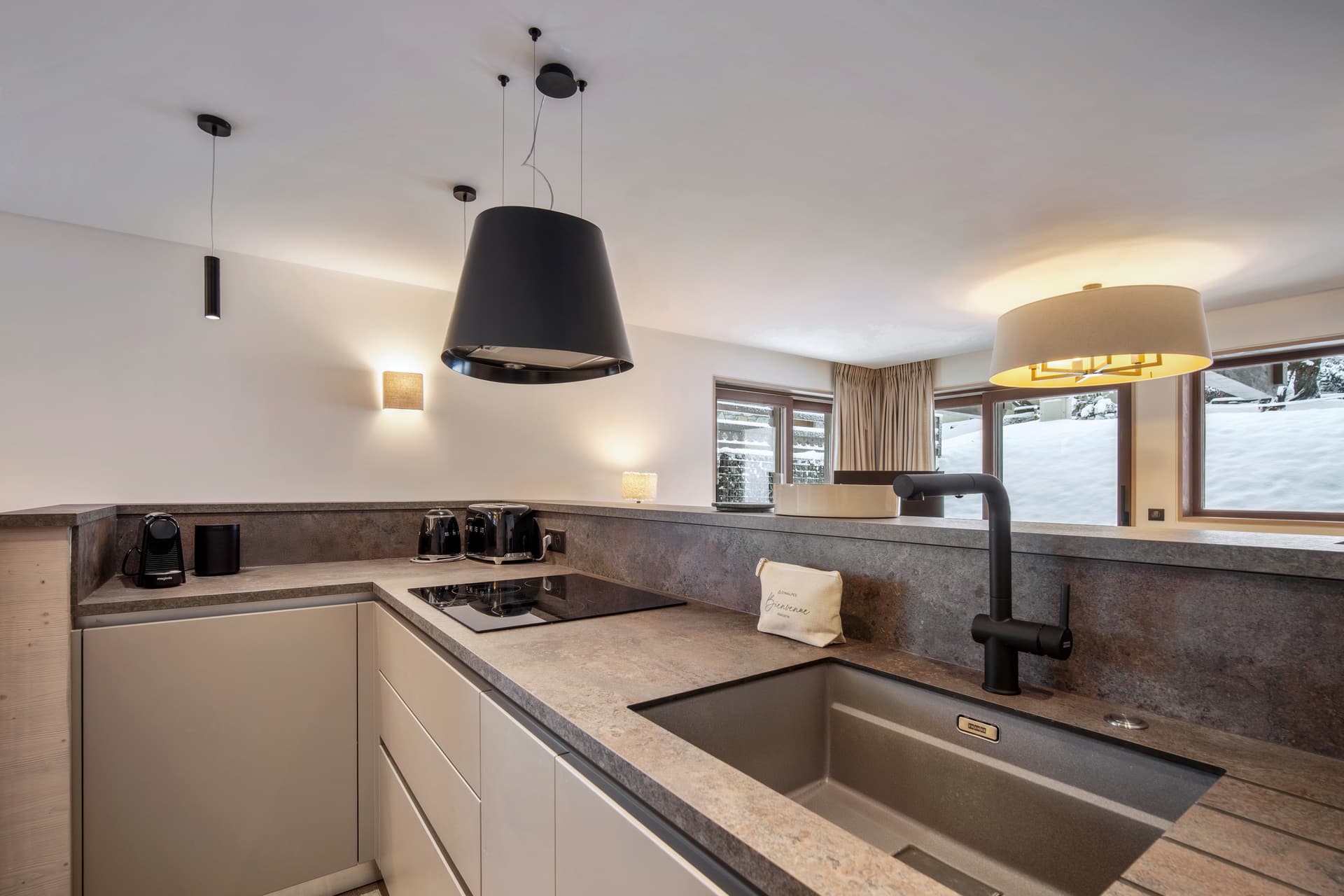 Appartement Cinq Sommets 411 — Chambre luxueuse — photo 6 sur 15