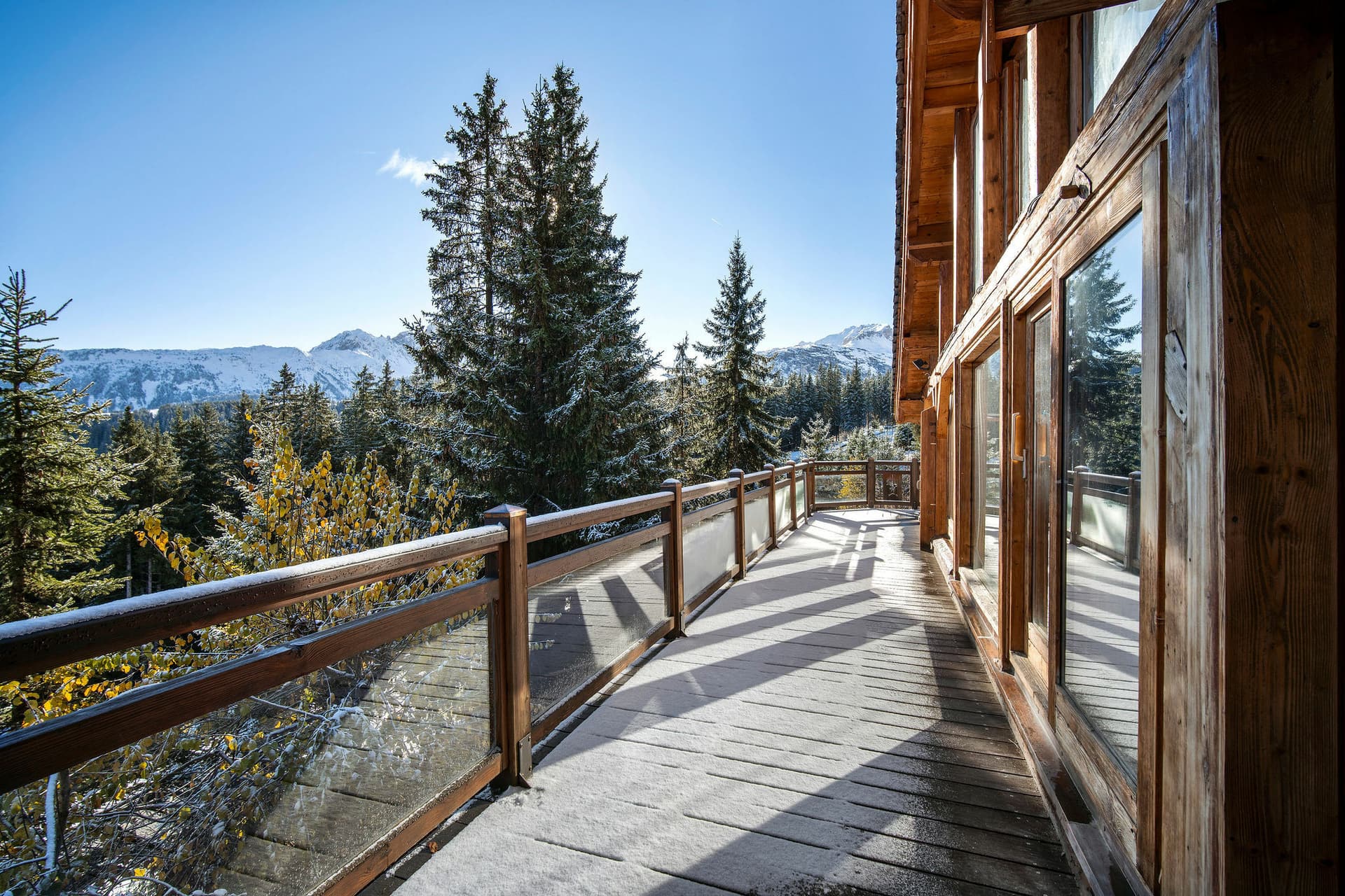 Chalet L'Ecureuil sur le toit — Intérieur élégant — photo 2 sur 16