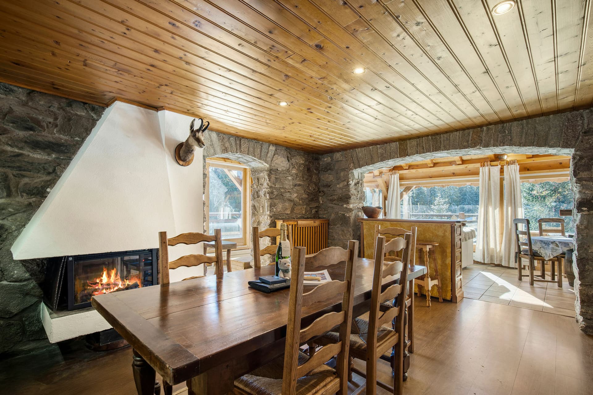 Chalet L'Ecureuil sur le toit — Espace de vie — photo 4 sur 16