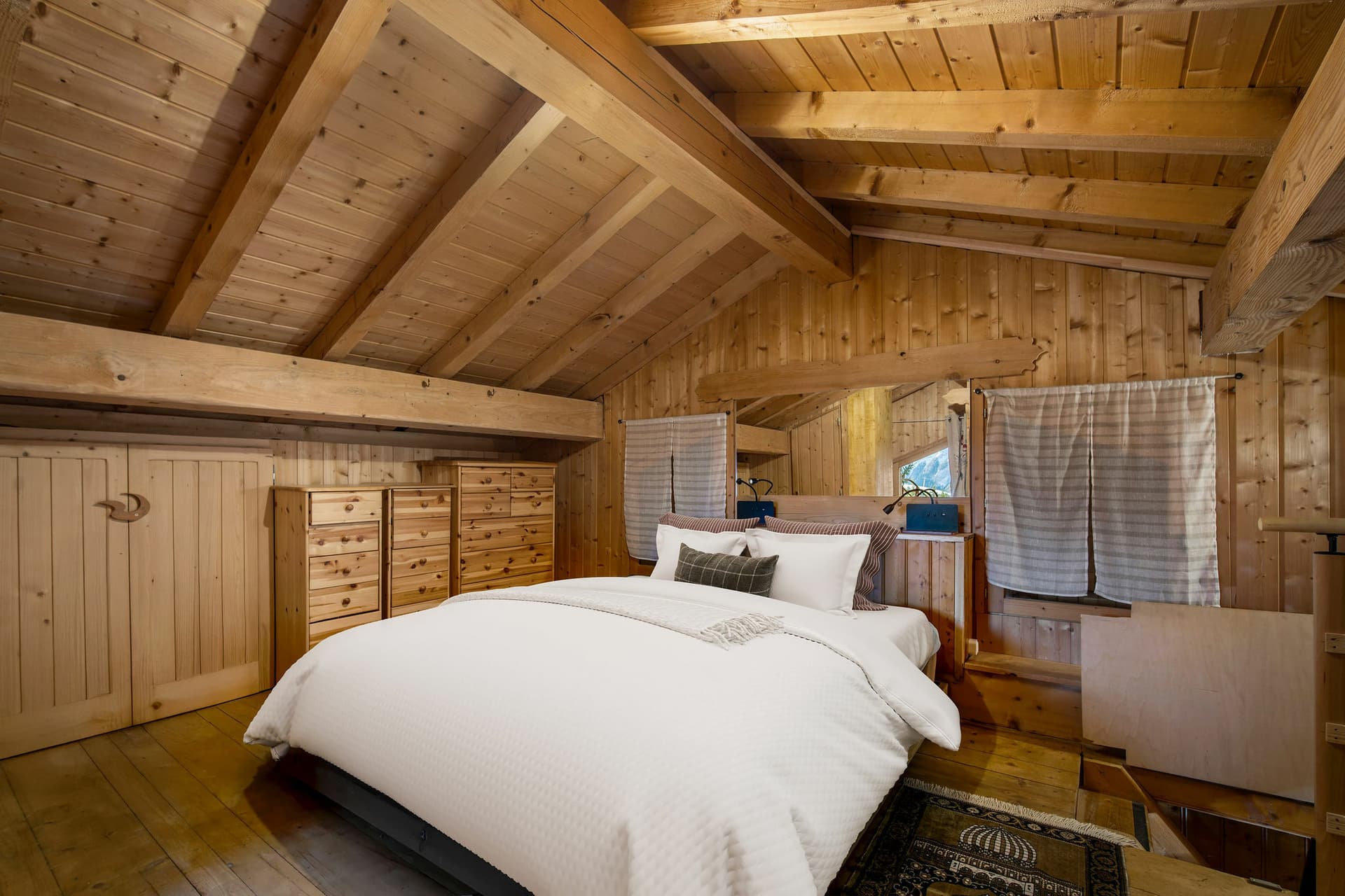 Chalet L'Ecureuil sur le toit — Chambre luxueuse — photo 6 sur 16