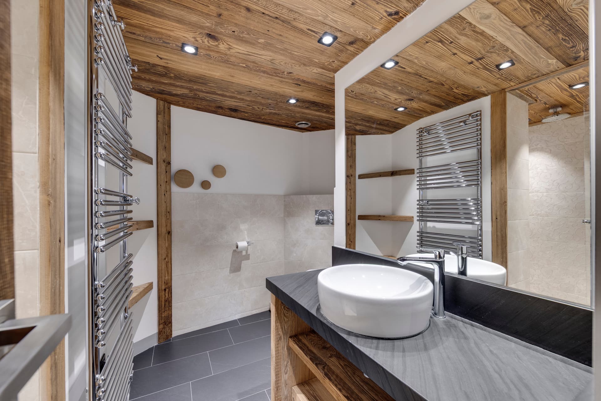 Appartement Savoie 11 — Salle de bain — photo 7 sur 13