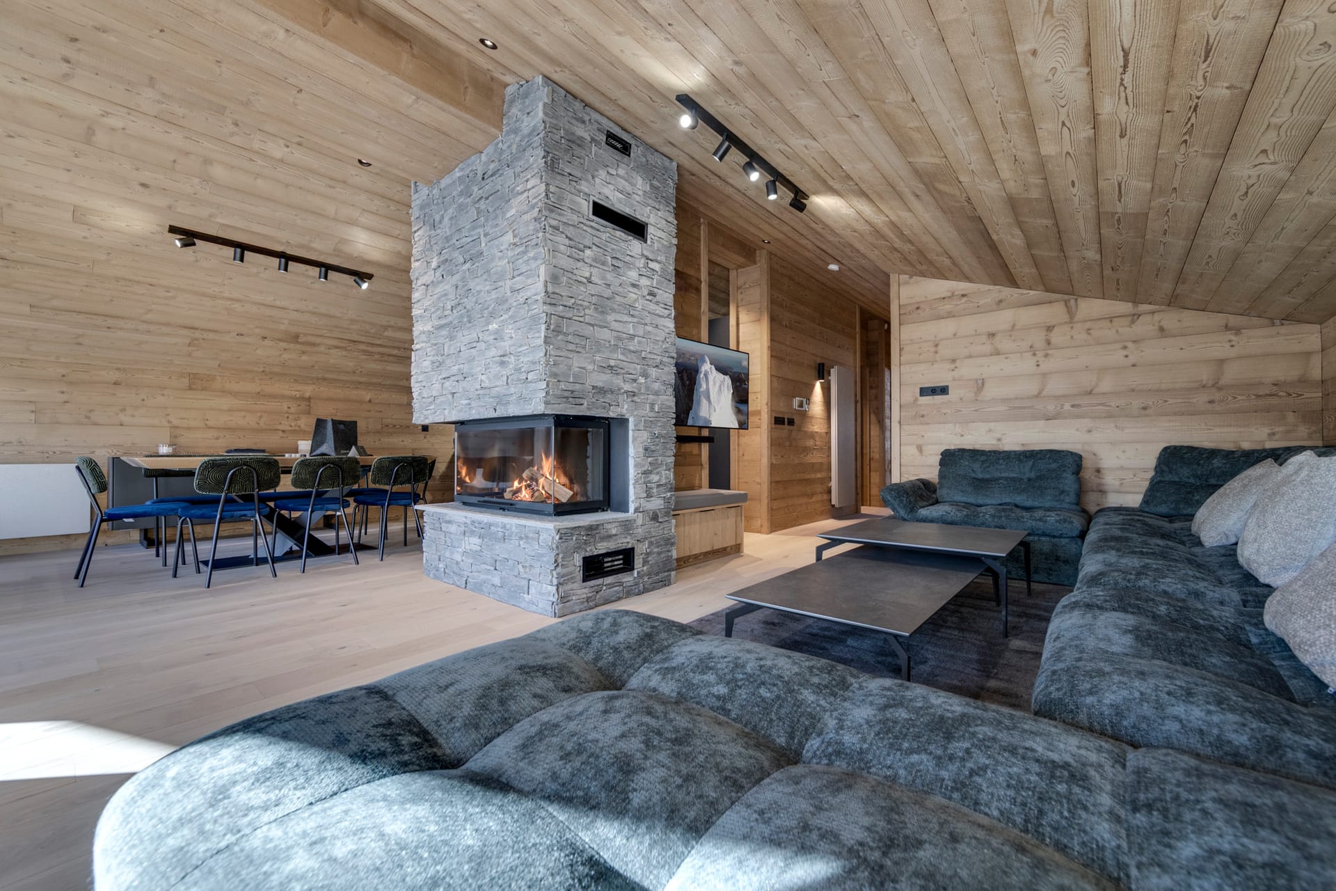 Appartement Ecrin B501, 4 bedrooms, Val d'Isère — photo 1 of 22