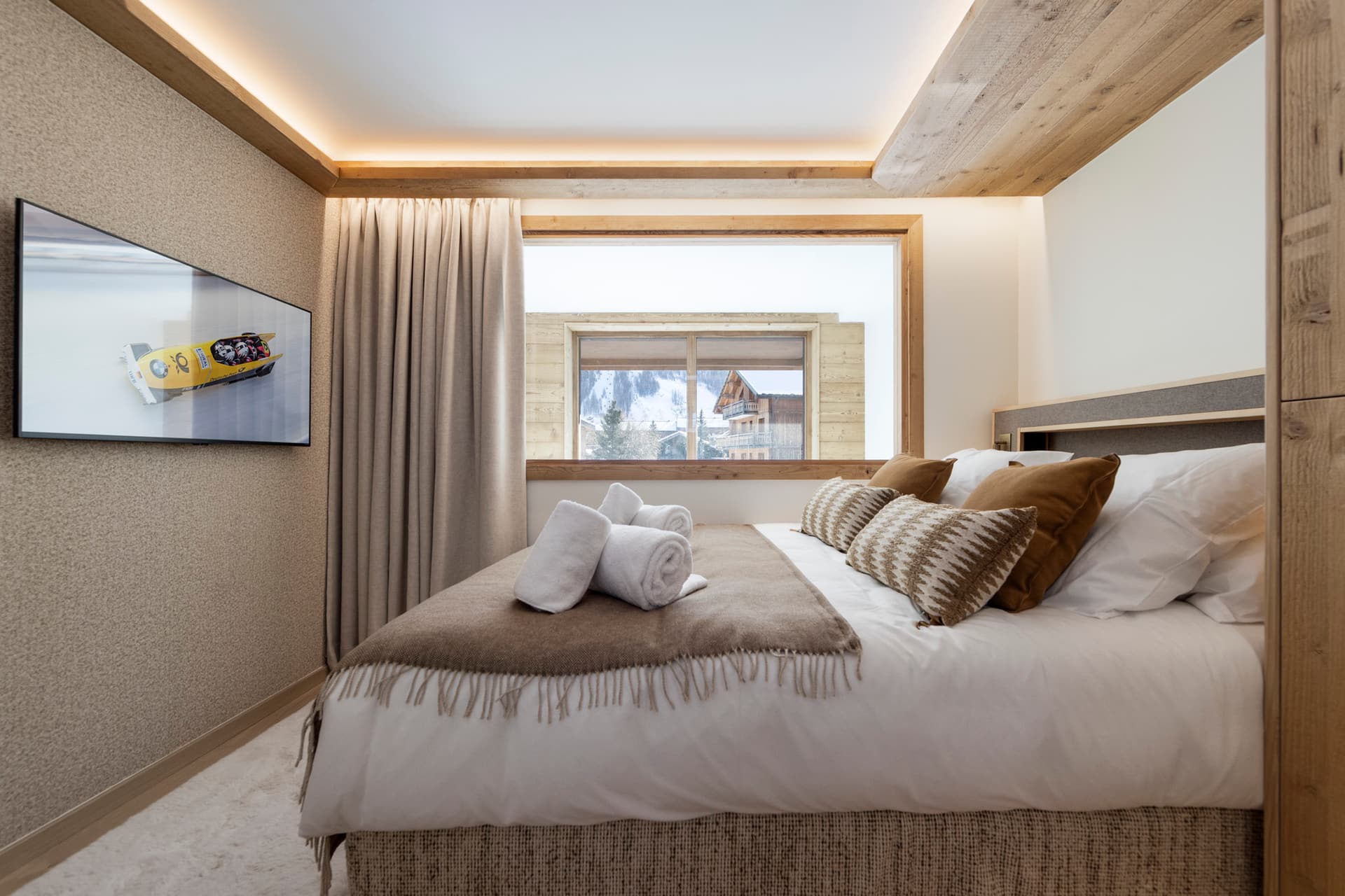 Appartement Ecrin A202 — Living space — photo 4 of 15