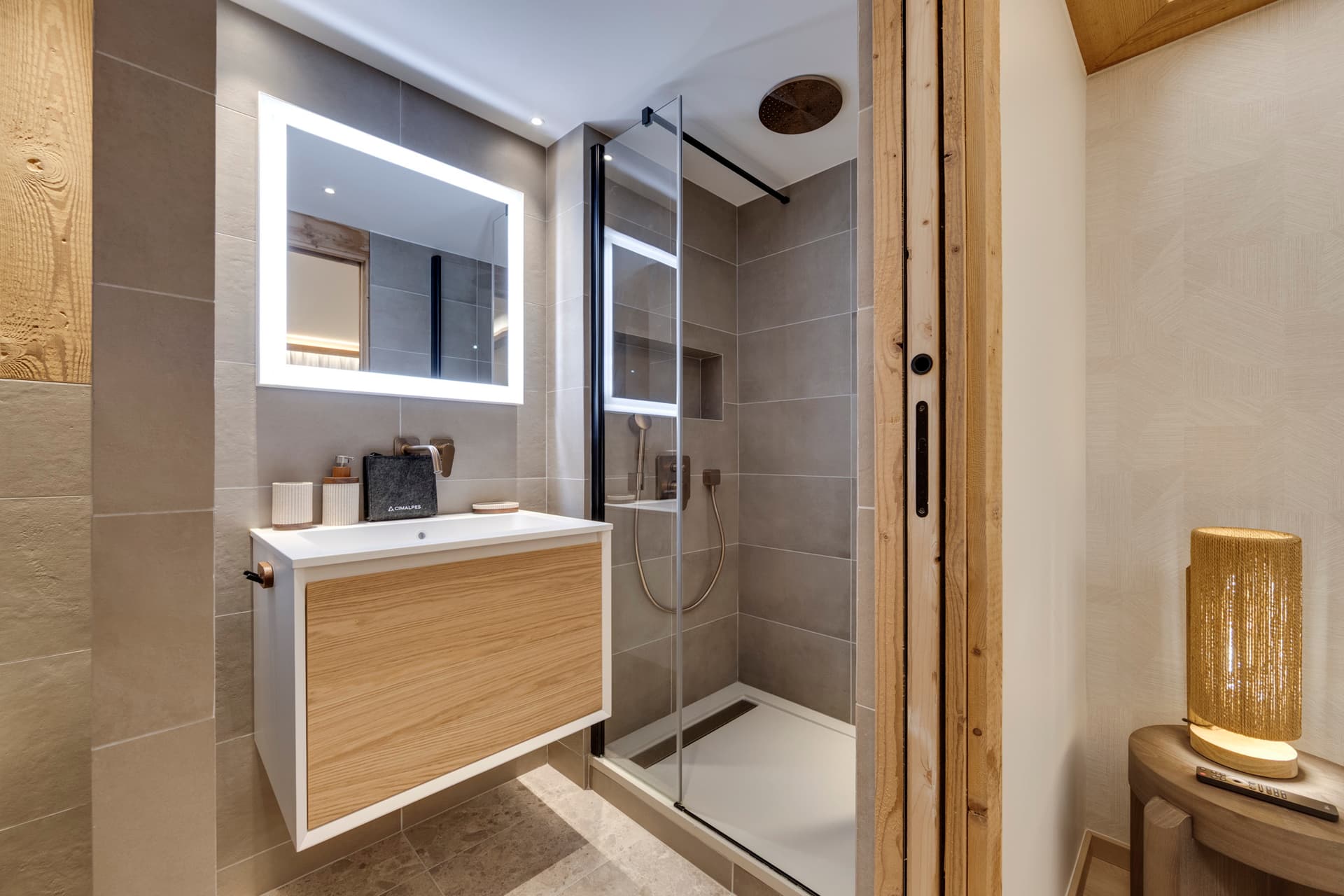 Appartement Ecrin A202 — Bathroom — photo 7 of 15