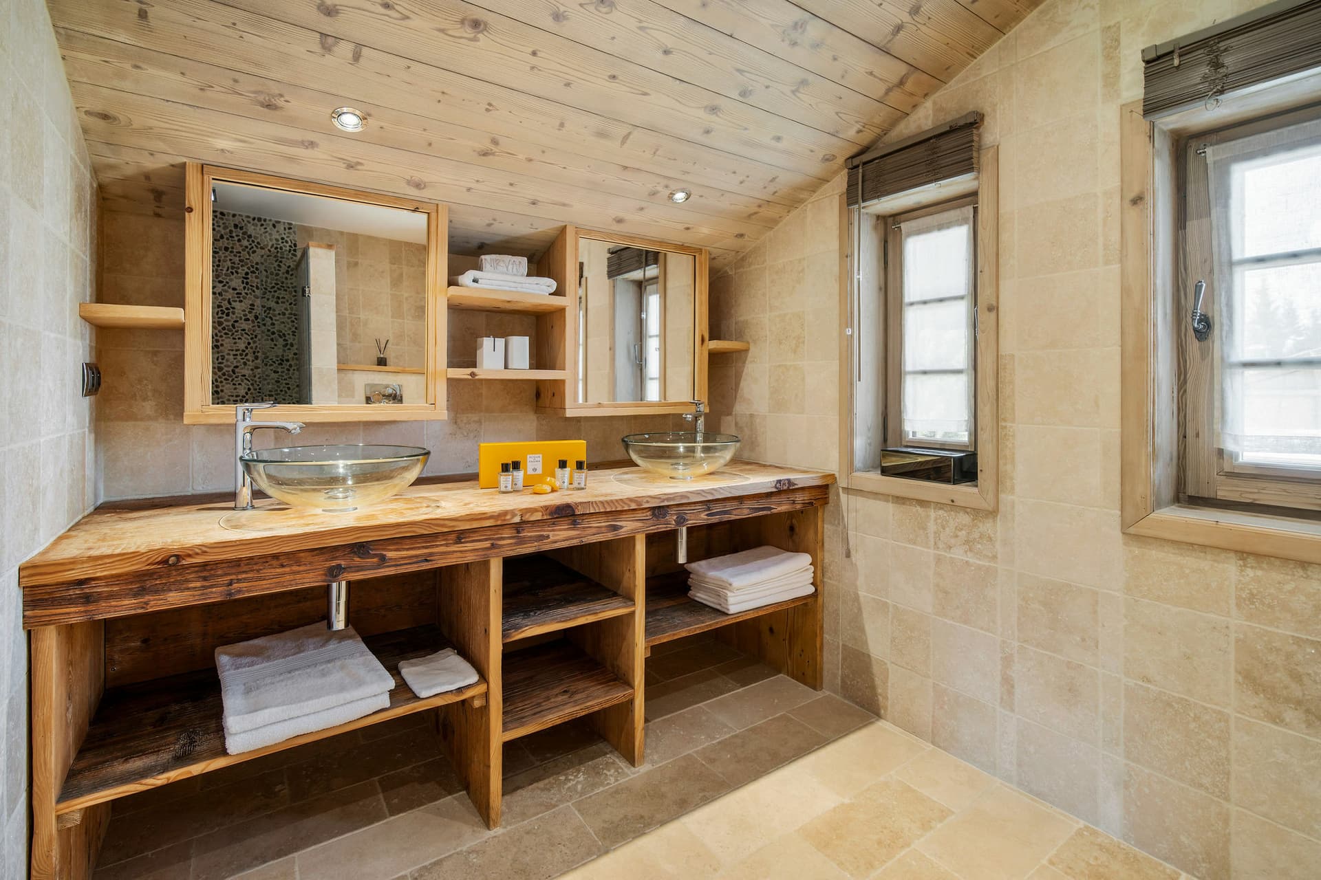 Chalet Nirvana — Chambre luxueuse — photo 6 sur 30