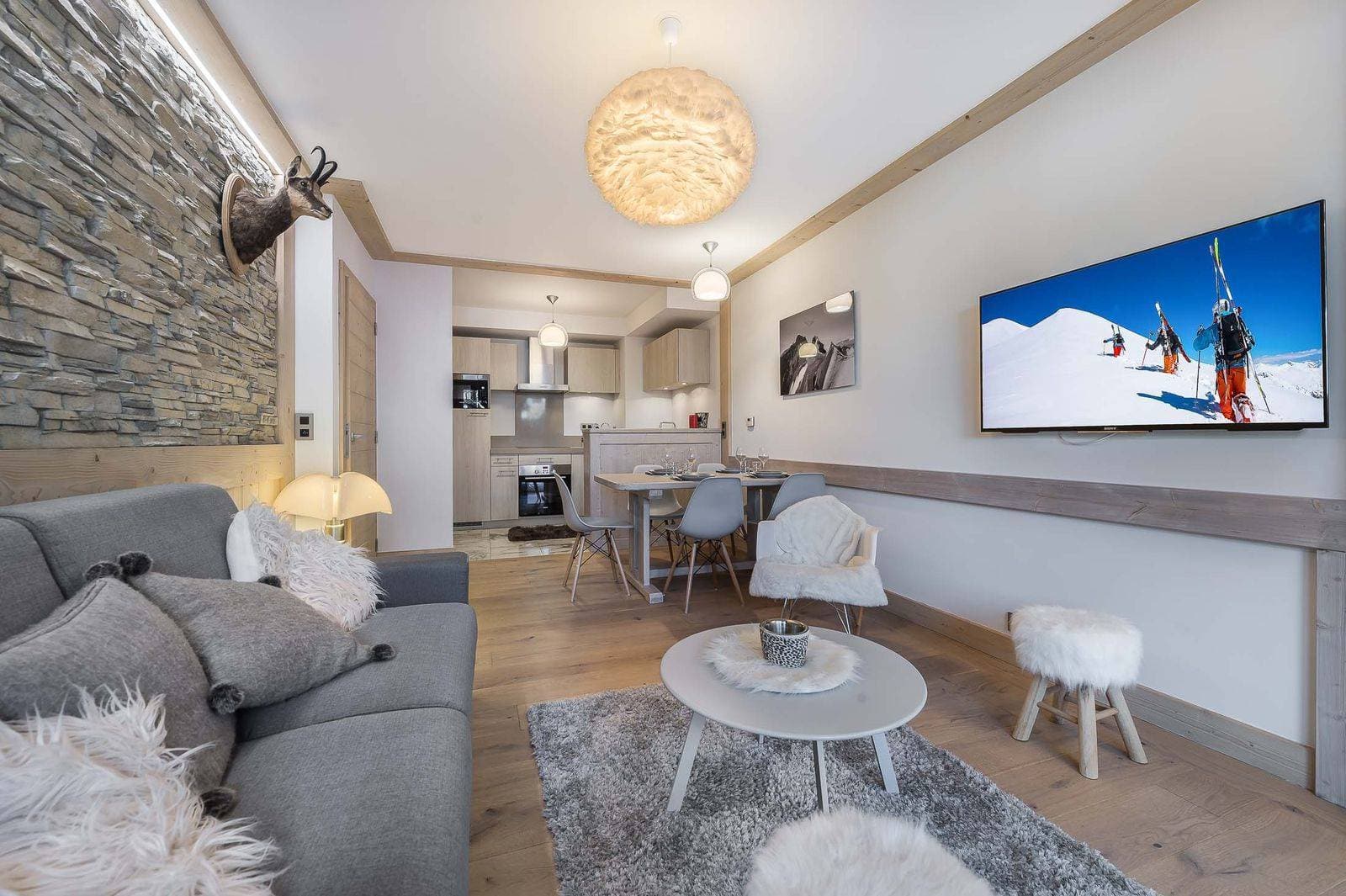 Appartement Carré Blanc 245 — Intérieur élégant — photo 2 sur 10