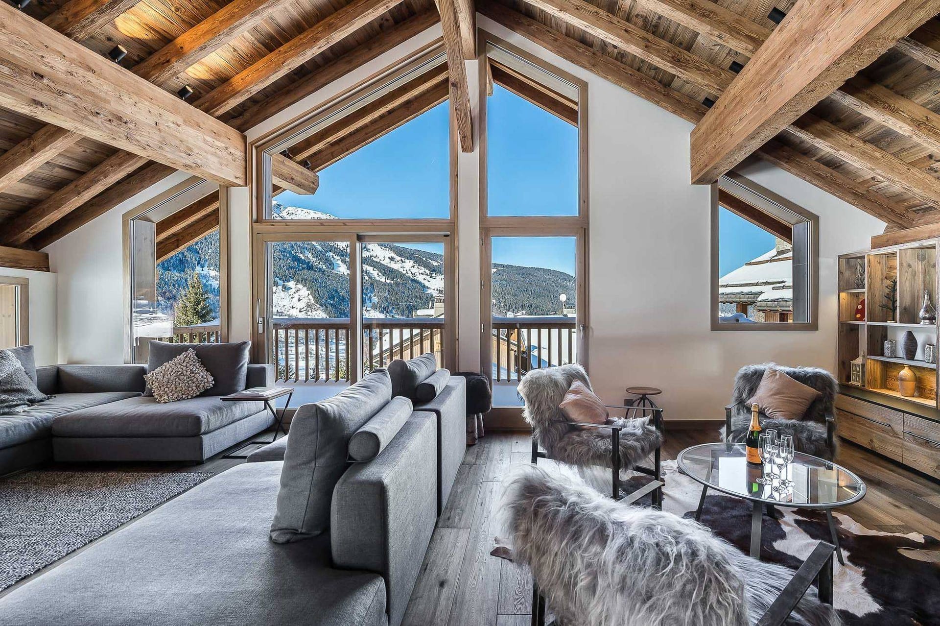 Chalet Fontany, 6 bedrooms, Méribel — photo 1 of 32