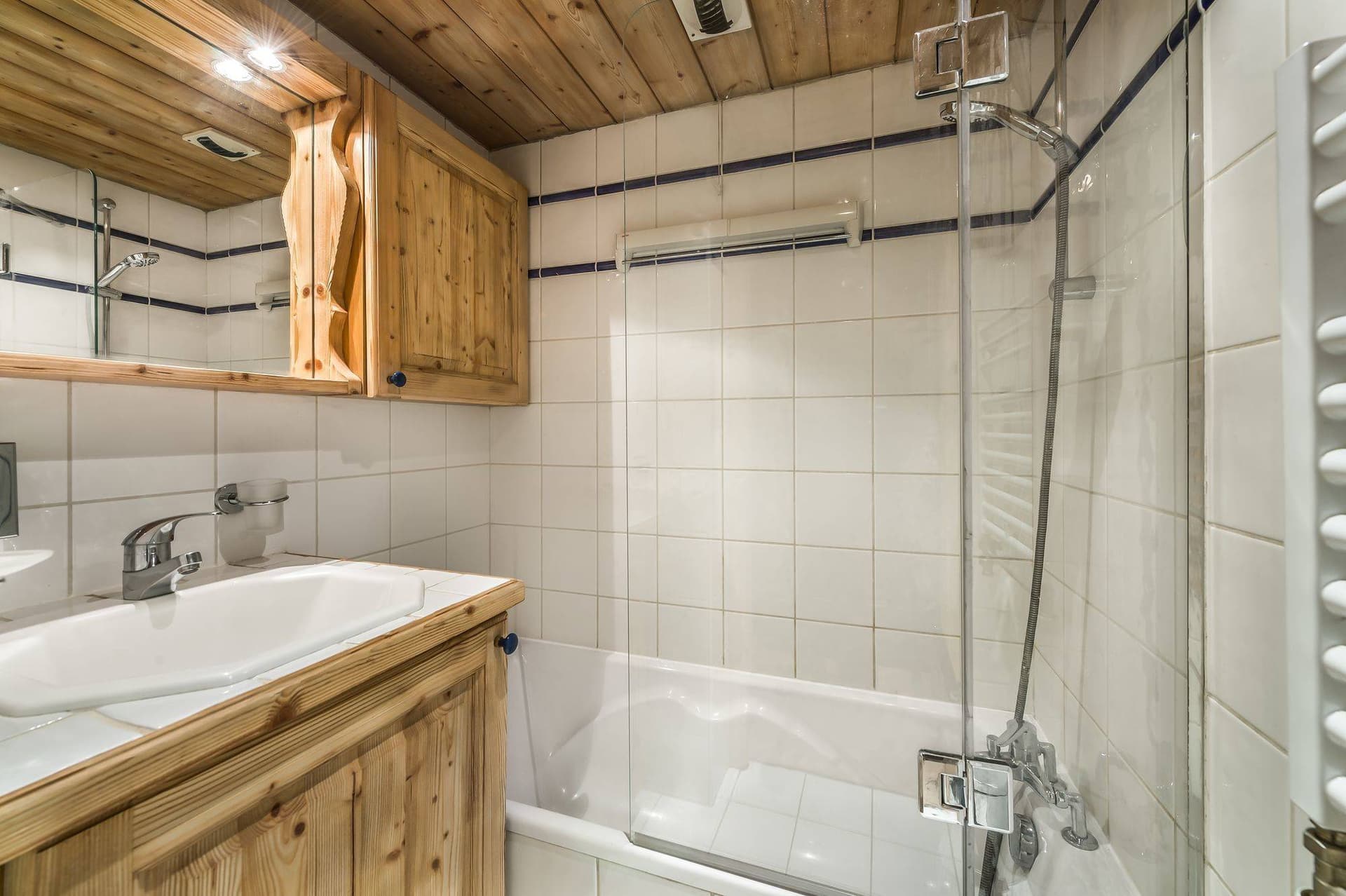 Appartement Fermes A106 — Salle de bain — photo 7 sur 20
