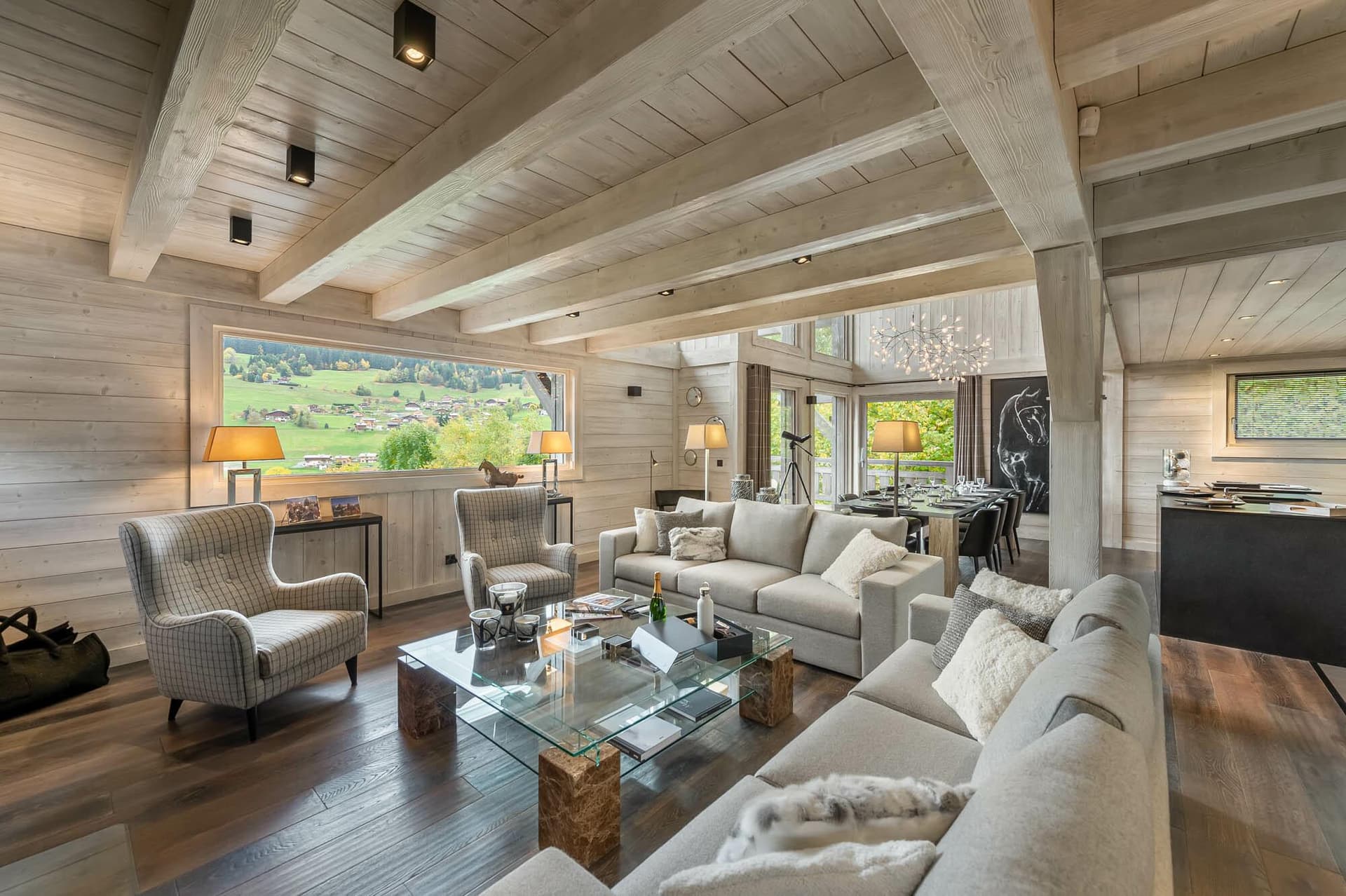 Chalet Eagle — Intérieur élégant — photo 2 sur 30